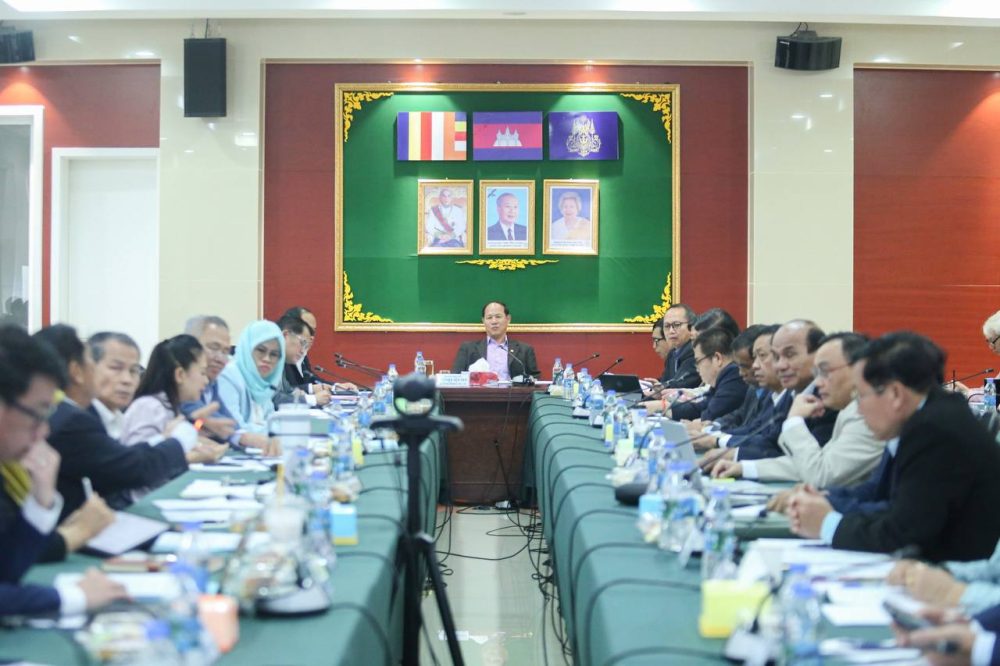 លោកជំទាវ ឡាយ វីរៈបុត្រ អញ្ជើញចូលរួមកិច្ចប្រជុំអន្តរក្រសួង ដើម្បីពិនិត្យ និងពិភាក្សាបន្តលើសេចក្តីព្រាងអនុក្រឹត្យស្តីពីអនាម័យនៃម្ហូបអាហារសម្រាប់មនុស្ស 2 photo 2024 08 22 12 25 11