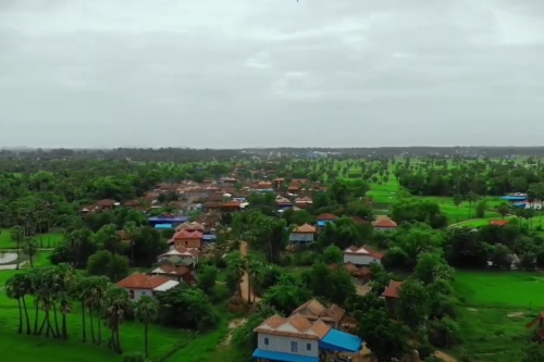 ទេសភាពដ៏ស្រស់ស្អាតនៃស្រុកជើងព្រៃ