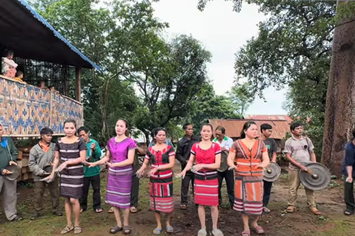 សម្តែងស្វាគមន៍គណៈធិបតីរបស់ជនជាតិទំពួន ខេត្តរតនគិរី