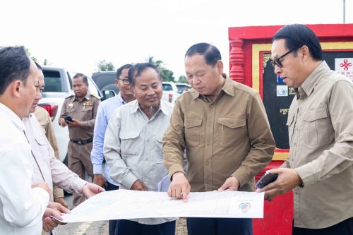1អញ្ជើញទៅពិនិត្យស្ថានភាពផ្លូវនៅខេត្តកំពង់ស្ពឺ