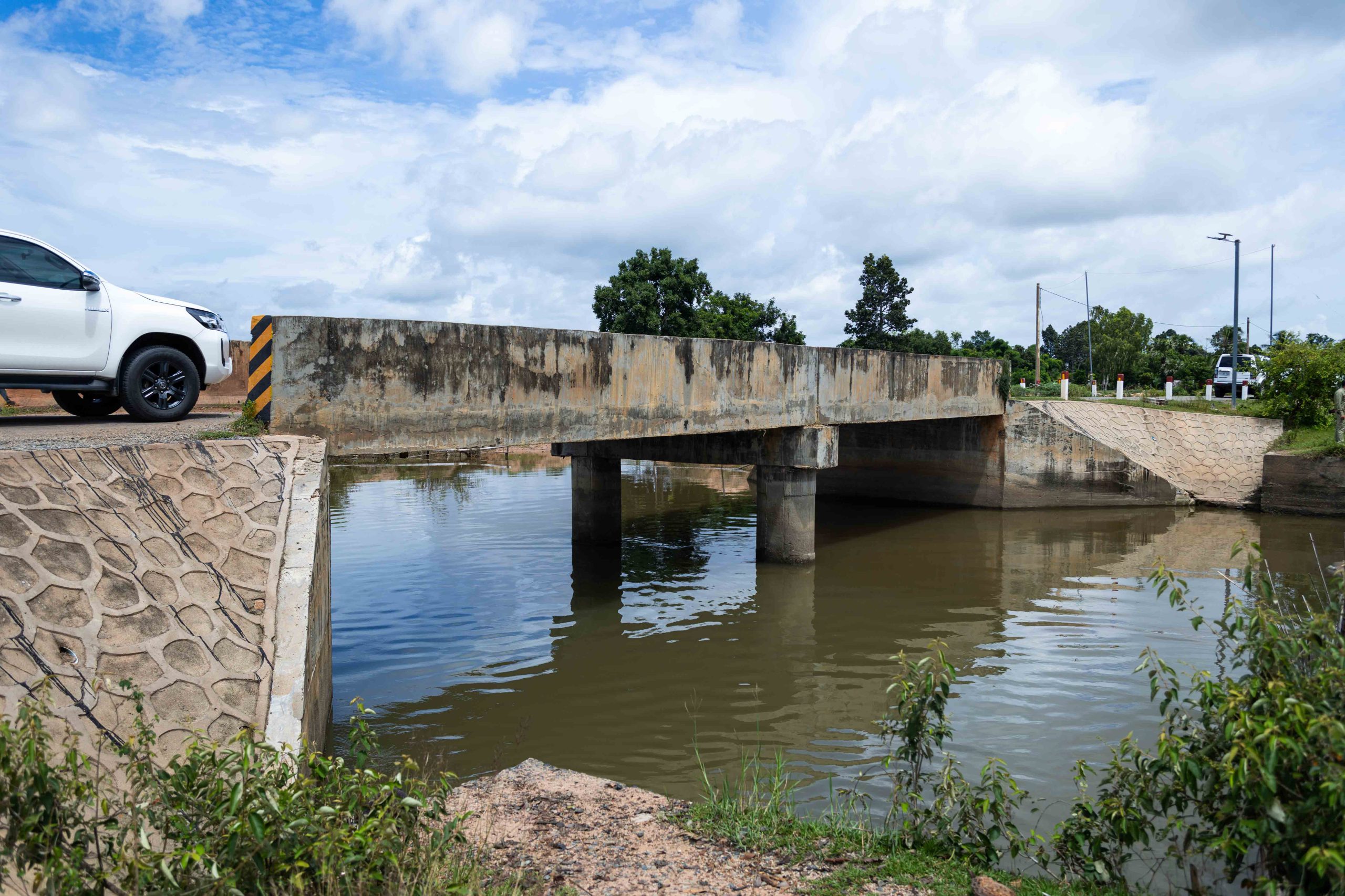ឯកឧត្តម ឆាយ ឫទ្ធិសែន ពិនិត្យផ្លូវក្រាលកៅស៊ូ និងផ្លូវបេតុងក្នុងស្រុកកំពង់ត្រឡាច ស្រុករលាប្អៀរ និងស្រុកបរិបូរណ៍ ខេត្តកំពង់ឆ្នាំង ។ 55 54 scaled