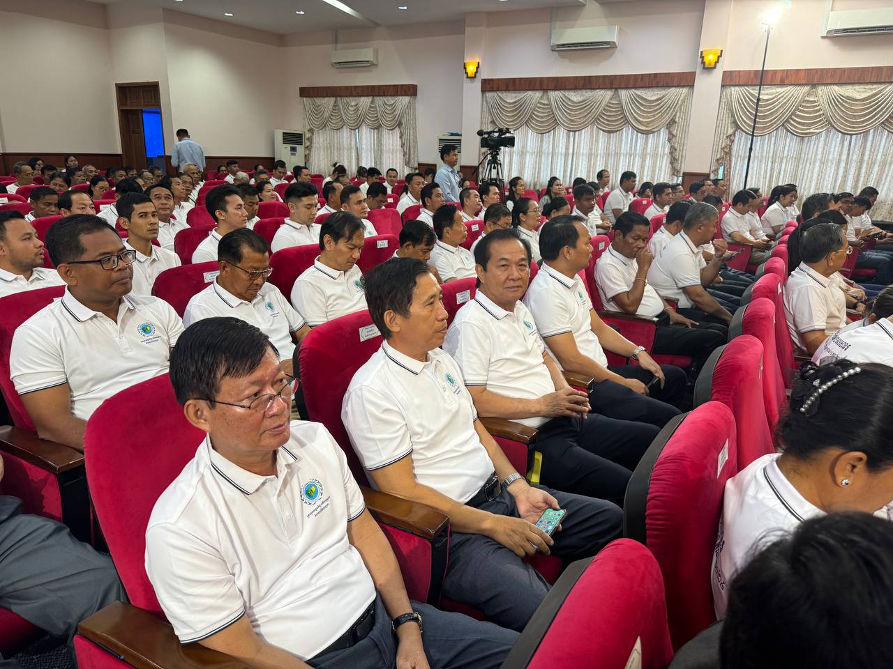 ឯកឧត្តម ជី ស៊ីថា បានអញ្ជើញចូលរួមក្នុងពិធីអបអរសាទរខួបលើកទី២៦ទិវាមនុស្សចាស់កម្ពុជា និងទិវាមនុស្សចាស់អន្តរជាតិ ១ តុលាក្រោមប្រធានបទ ”មនុស្សចាស់ក្នុងបរិវត្តកម្មឌីជីថល” 6 photo 2024 10 10 11 40 06