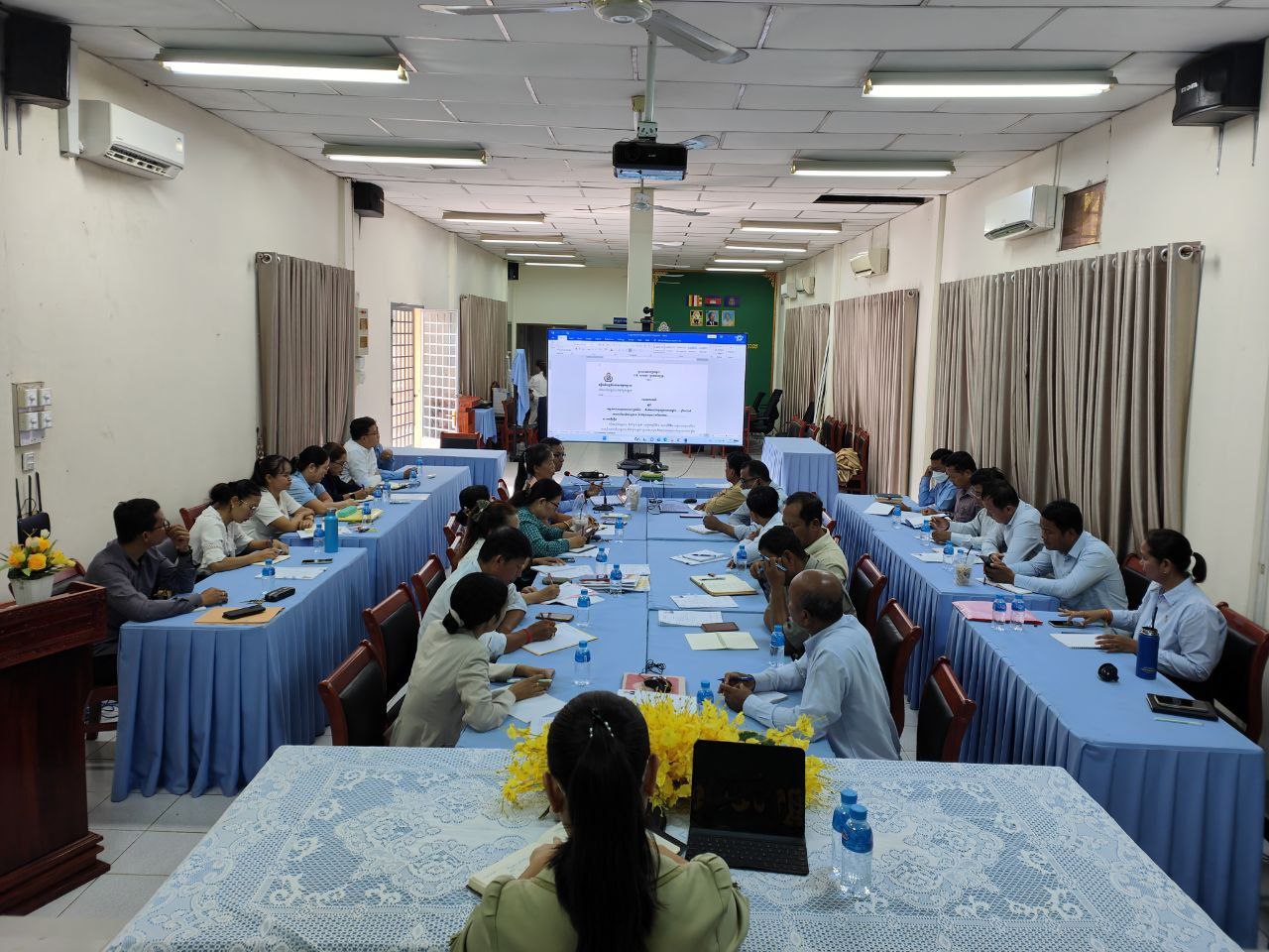 លោកស្រី ជី ថាវី អញ្ជើញដឹកនាំកិច្ចប្រជុំស្តីពីការកែសម្រួលទម្រង់របាយការណ៍បូកសរុបលទ្ឋផលប្រចាំខែរបស់ការិយាល័យជំនាញ និងរបាយការណ៍បូកសរុបលទ្ឋផលប្រចាំខែរបស់មន្ទីរអភិវឌ្ឍន៍ជនបទខេត្តកណ្តាល 8 photo 2024 10 16 15 00 08