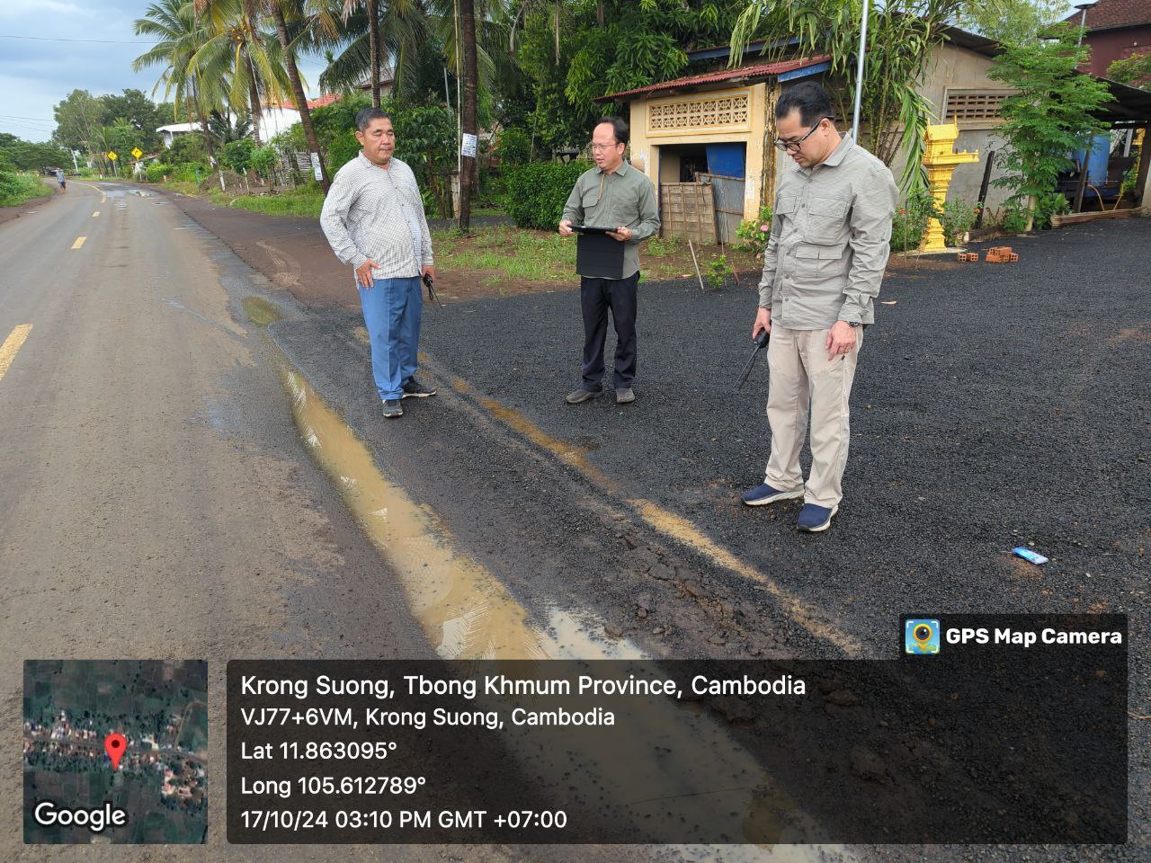 ឯកឧត្តមបណ្ឌិត ជ្រុន ថេរ៉ាវ៉ាត រដ្ឋលេខាធិការក្រសួងអភិវឌ្ឍន៍ជនបទដឹកនាំក្រុមការងារចុះត្រួតពិនិត្យ និងវាយតម្លៃ (ដំណាក់កាលទី២) លើការងារថែទាំជាប្រចាំផ្លូវ ឆ្នាំ២០២៤ ដែលអនុវត្តដោយនាយកដ្ឋានផ្លូវលំជនបទ ស្ថិតនៅខេត្តកំពង់ចាម និងខេត្តត្បូងឃ្មុំ 10 photo 2024 10 18 04 40 02