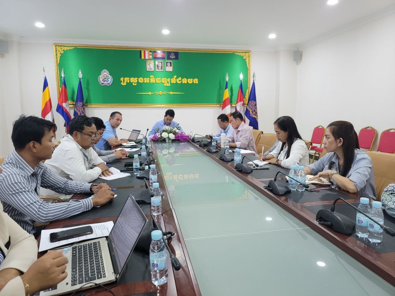 លោក គី សុផល អញ្ជើញដឹកនាំកិច្ចប្រជុំក្រុមការងារនាយកដ្ឋានអភិវឌ្ឍន៍សេដ្ឋកិច្ចជនបទ 6 photo 2024 11 12 20 47 57