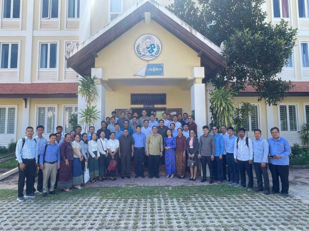 ឯកឧត្តម លី ណារុន បានអញ្ញើញជាអធិបតីភាពក្នុងសិក្ខាសាលាស្តីពី"ការបូកសរុបលទ្ធផលប្រចាំឆ្នាំ លើការងារឥណទានជនបទ” 2 photo 2024 11 21 13 50 53