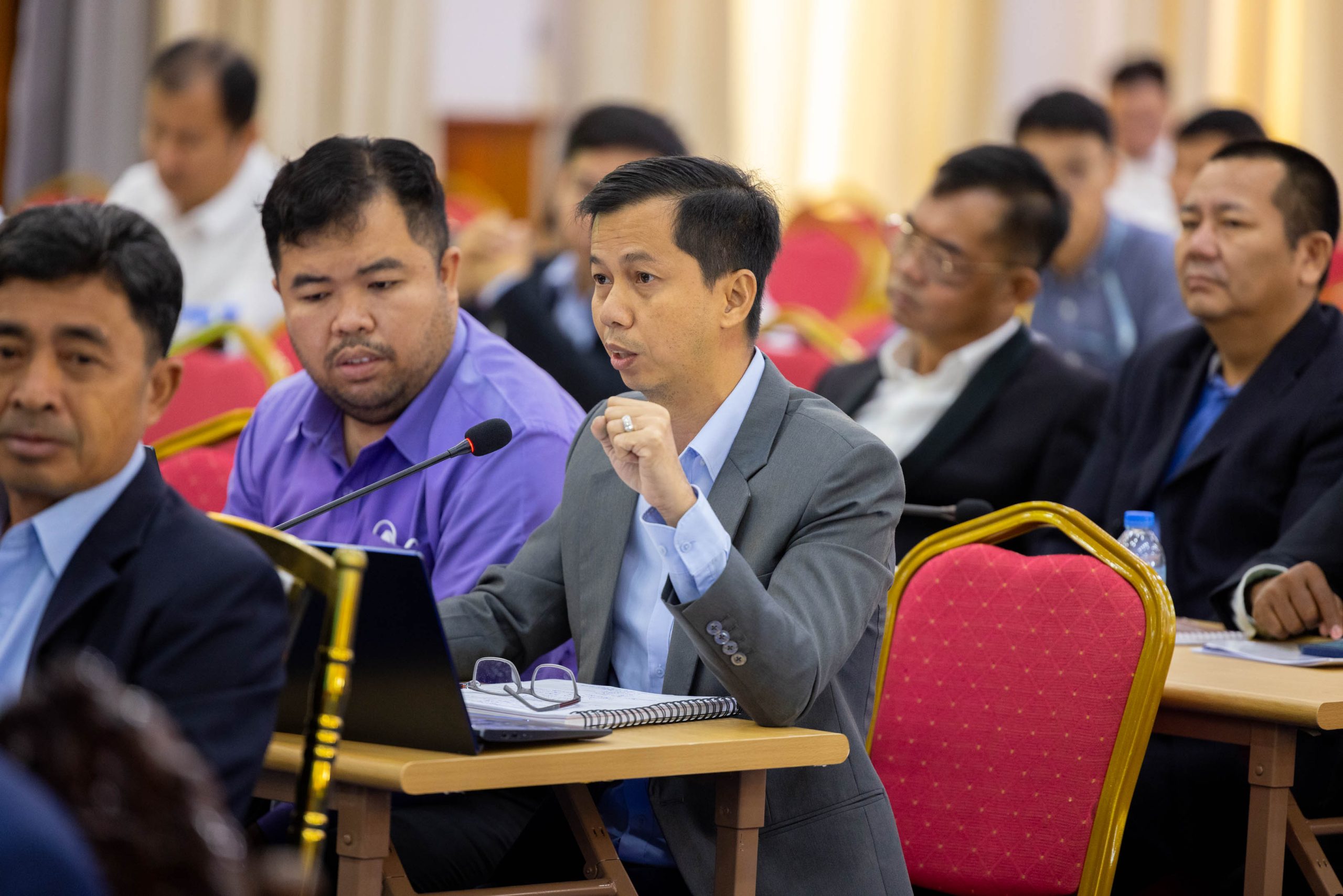 ឯកឧត្តម ឈឹម សៅគី អញ្ជើញជាអធិបតីក្នុងពិធីបិទសិក្ខាសាលាត្រួតពិនិត្យចុងក្រោយលើសេចក្ដីព្រាងបទដ្ឋានបច្ចេកទេសផ្លូវជនបទ 17 410A6823 scaled