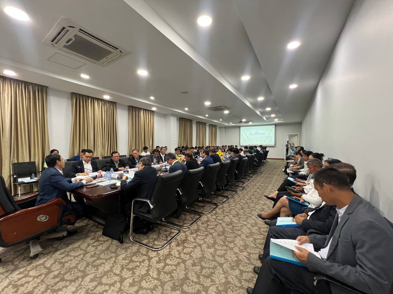 ឯកឧត្តម ផូ ផារិទ្ធ អញ្ជើញចូលរួមក្នុងកិច្ចប្រជុំអន្តរក្រសួង ពិនិត្យ និងសម្រេច សេចក្តីព្រៀងផែនការយុទ្ធសាស្រ្តអភិវឌ្ឍន៍ជាតិ (ផ.យ.អ.ជ) ២០២៤-២០២៨ 6 photo 2024 12 03 09 44 21