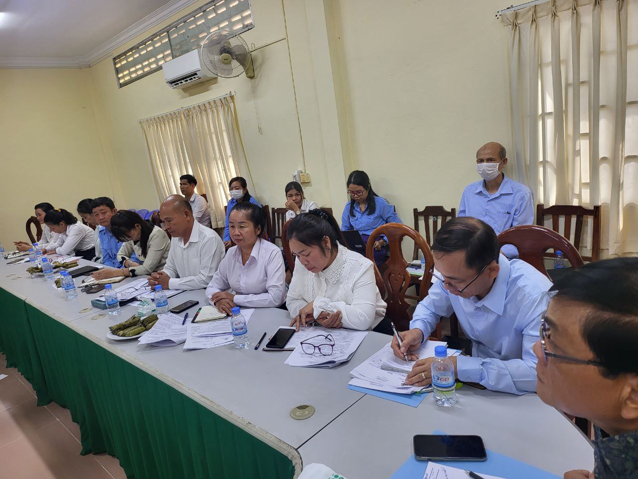 ឯកឧត្ដមបណ្ឌិត សៅ ជីវ័ន្ត ដឹកនាំកិច្ចប្រជុំបូកសរុបលទ្ធផលការងារប្រចាំ ឆ្នាំ២០២៤ និងលើកទិសដៅសម្រាប់ឆ្នាំ២០២៥ របស់មន្ទីរអភិវឌ្ឍន៍ជនបទខេត្តបាត់ដំបង 6 photo 2024 12 09 17 04 44