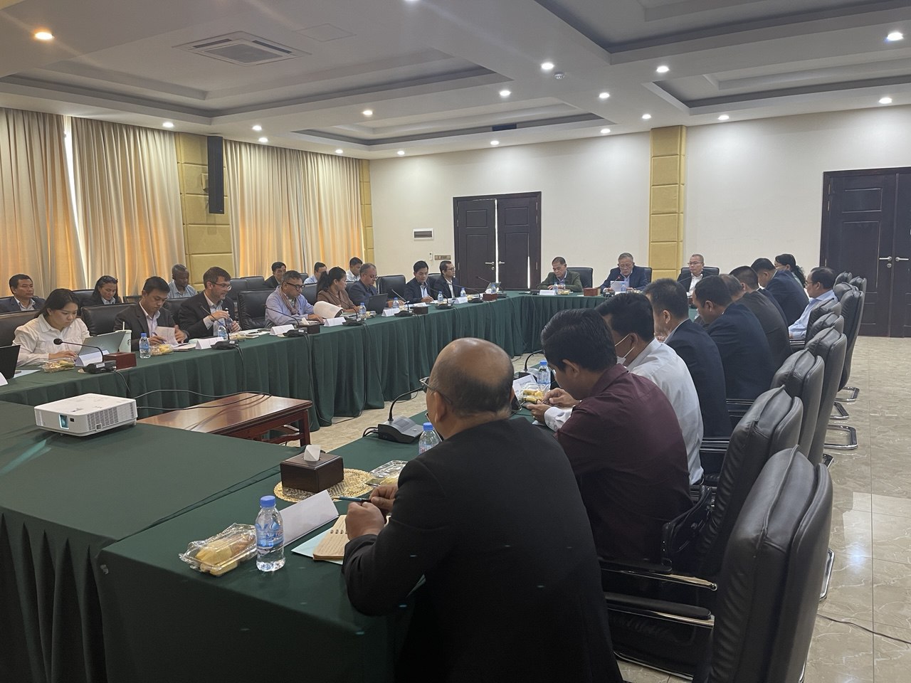 ឯកឧត្ដម អុិន ចន្ថា បានដឹកនាំកិច្ចប្រជុំប្រចាំឆ្នាំរបស់ក្រុមការងារបច្ចេកទេសចម្រុះស្តីពីកសិកម្មនិងទឹក (TWG-AW) 11 photo 2024 12 12 09 48 41