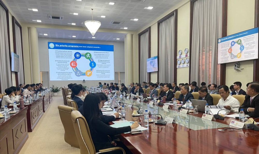 ឯកឧត្តម ពុត ហេម៉ុណ្ណា អញ្ជើញចូលរួមក្នុងកិច្ចប្រជុំពិភាក្សាកម្រិតនយោបាយរវាងរាជរដ្ឋាភិបាលកម្ពុជា និងរដ្ឋាភិបាលសាធារណៈរដ្ឋកូរ៉េ ស្ដីពី ហិរញ្ញប្បទានសហប្រតិបត្តិការអភិវឌ្ឍន៍ផ្លូវការ លើកទី៥ 2 photo 2024 12 12 14 52 36 3