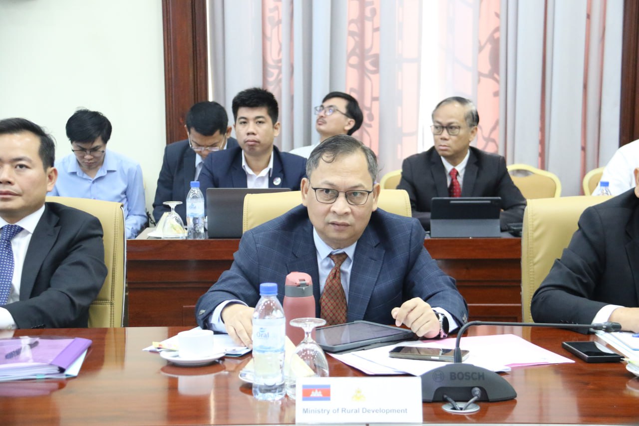 ឯកឧត្តម ពុត ហេម៉ុណ្ណា អញ្ជើញចូលរួមក្នុងកិច្ចប្រជុំពិភាក្សាកម្រិតនយោបាយរវាងរាជរដ្ឋាភិបាលកម្ពុជា និងរដ្ឋាភិបាលសាធារណៈរដ្ឋកូរ៉េ ស្ដីពី ហិរញ្ញប្បទានសហប្រតិបត្តិការអភិវឌ្ឍន៍ផ្លូវការ លើកទី៥ 7 photo 2024 12 12 14 52 36