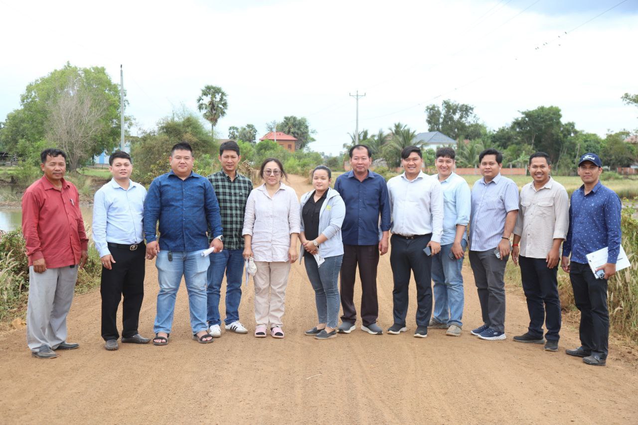 លោកជំទាវ ឯក គន្ធវារី បានដឹកនាំគណៈកម្មការអន្តរក្រសួង ចុះត្រួតពិនិត្យ វាយតម្លៃលើការងារថែទាំជាប្រចាំផ្លូវចំនួន ១៣ខ្សែ ក្នុងស្រុកចំនួន៤ នៅខេត្ត ត្បួងឃ្មុំ 15 photo 2024 12 12 15 34 45