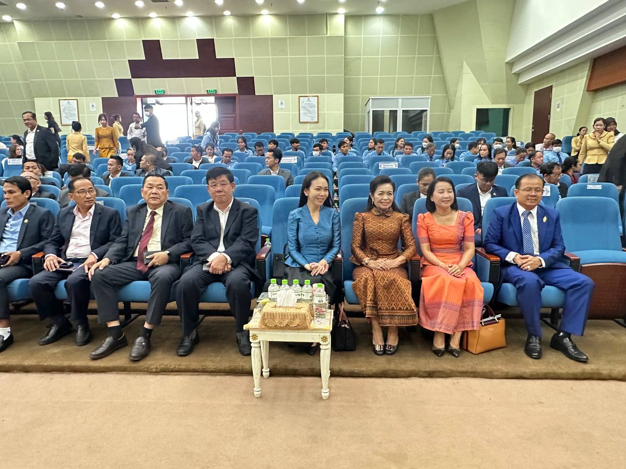 លោកជំទាវ ហូ សុវណ្ណិកា អញ្ជើញចូលរួមសិក្ខាសាលាស្តីពី “ រសជាតិម្ហូបអាហាររបស់កម្ពុជា ៖ បិតិកភណ្ឌនៃការធ្វើម្ហូបអាហារខ្មែរ” 9 photo 2024 12 16 17 49 47