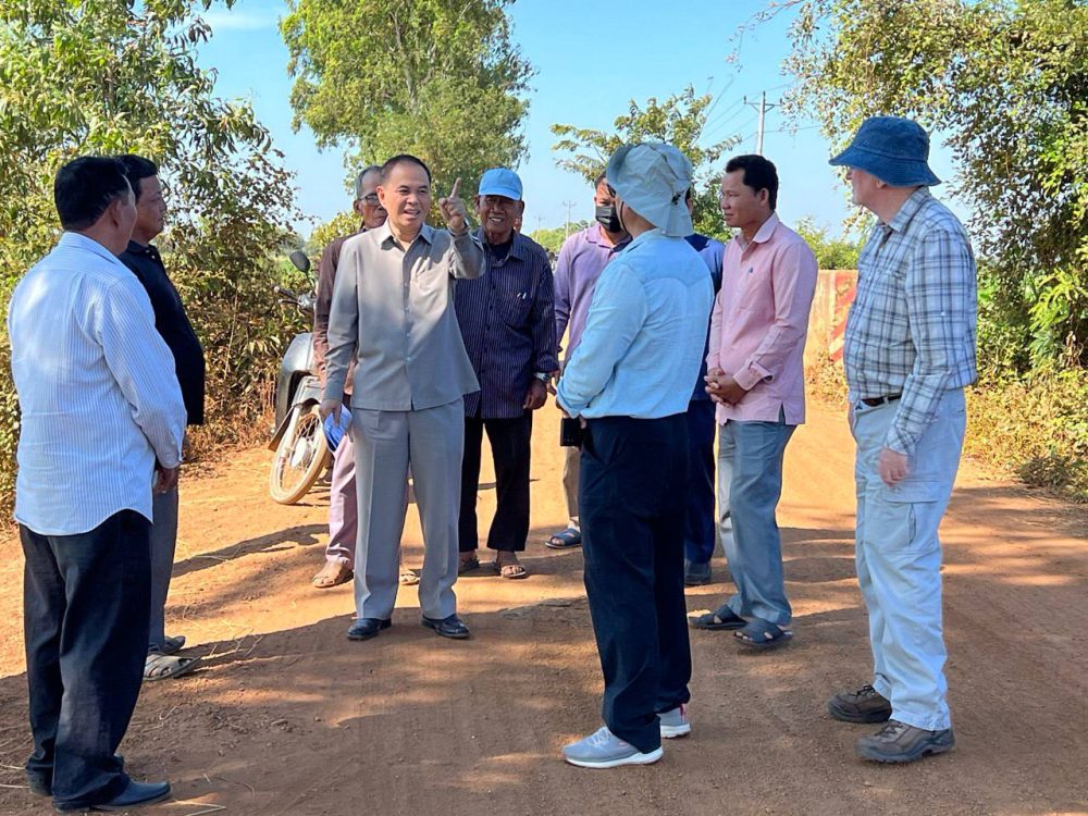 ឯកឧត្តមបណ្ឌិត នួន ដាញ៉ិល អញ្ជើញចុះពិនិត្យ និងវាយតម្លៃផ្លូវ និងស្ពានមួយចំនួន នៅស្រុកកំពង់ស្វាយ ខេត្តកំពង់ធំ ដើម្បីត្រៀមធ្វើការសាងសង់ ក្នុងក្របខណ្ឌកម្មវិធី RID4CAM 2 photo 2024 12 19 14 32 31