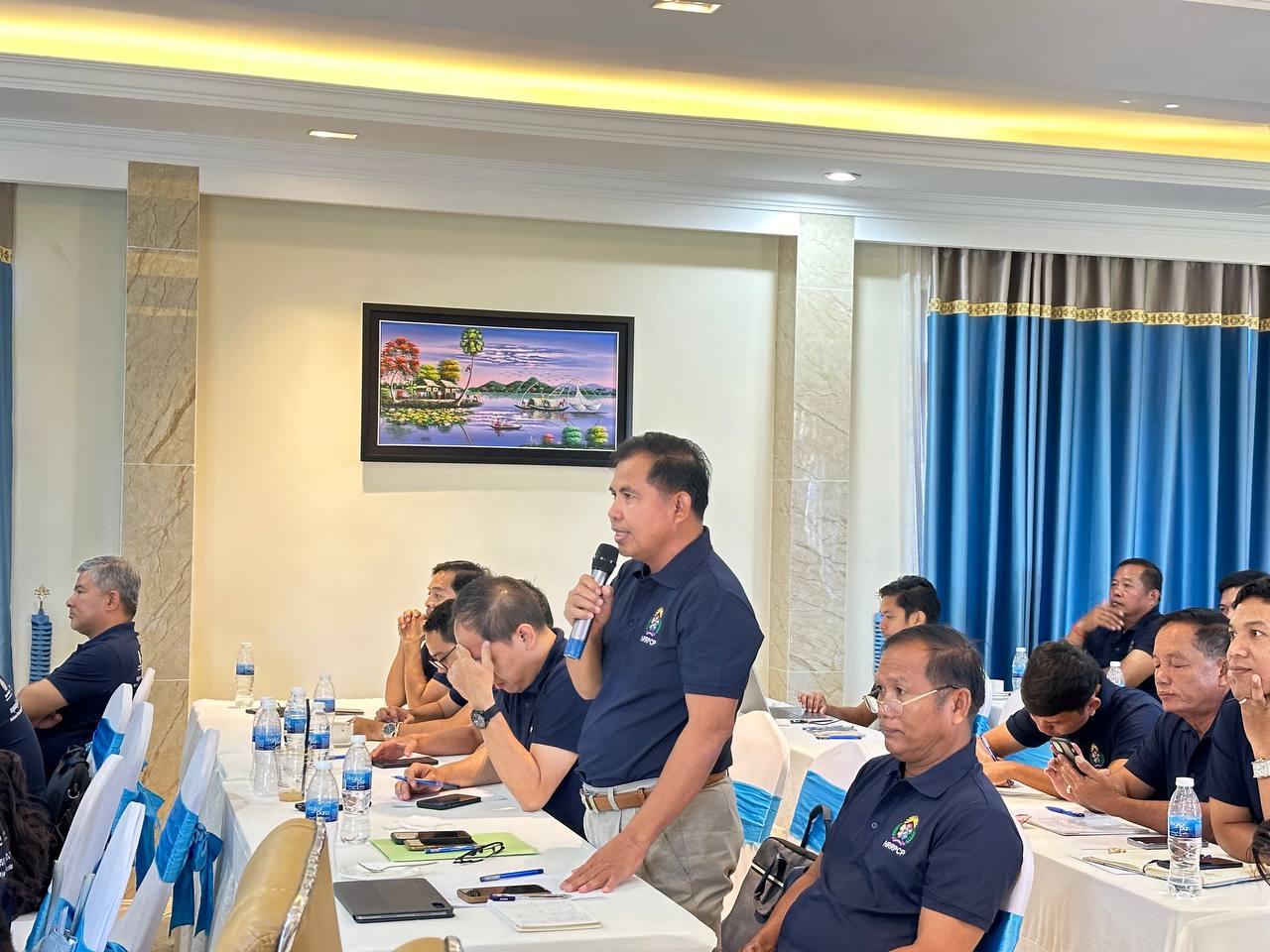 ឯកឧត្តម សាន វិសាល បានអញ្ជើញជាអធិបតី ក្នុងសិក្ខាសាលាស្ដីពី ការងារគ្រប់គ្រងគម្រោងពង្រឹងសមត្ថភាពផលិតភាពជនបទ (NRRPCP) ប្រចាំឆ្នាំ២០២៤ និងទិសដៅការងារឆ្នាំ២០២៥ របស់គម្រោងពង្រឹងសមត្ថភាពផលិតភាពជនបទ 18 photo 2024 12 20 16 55 29