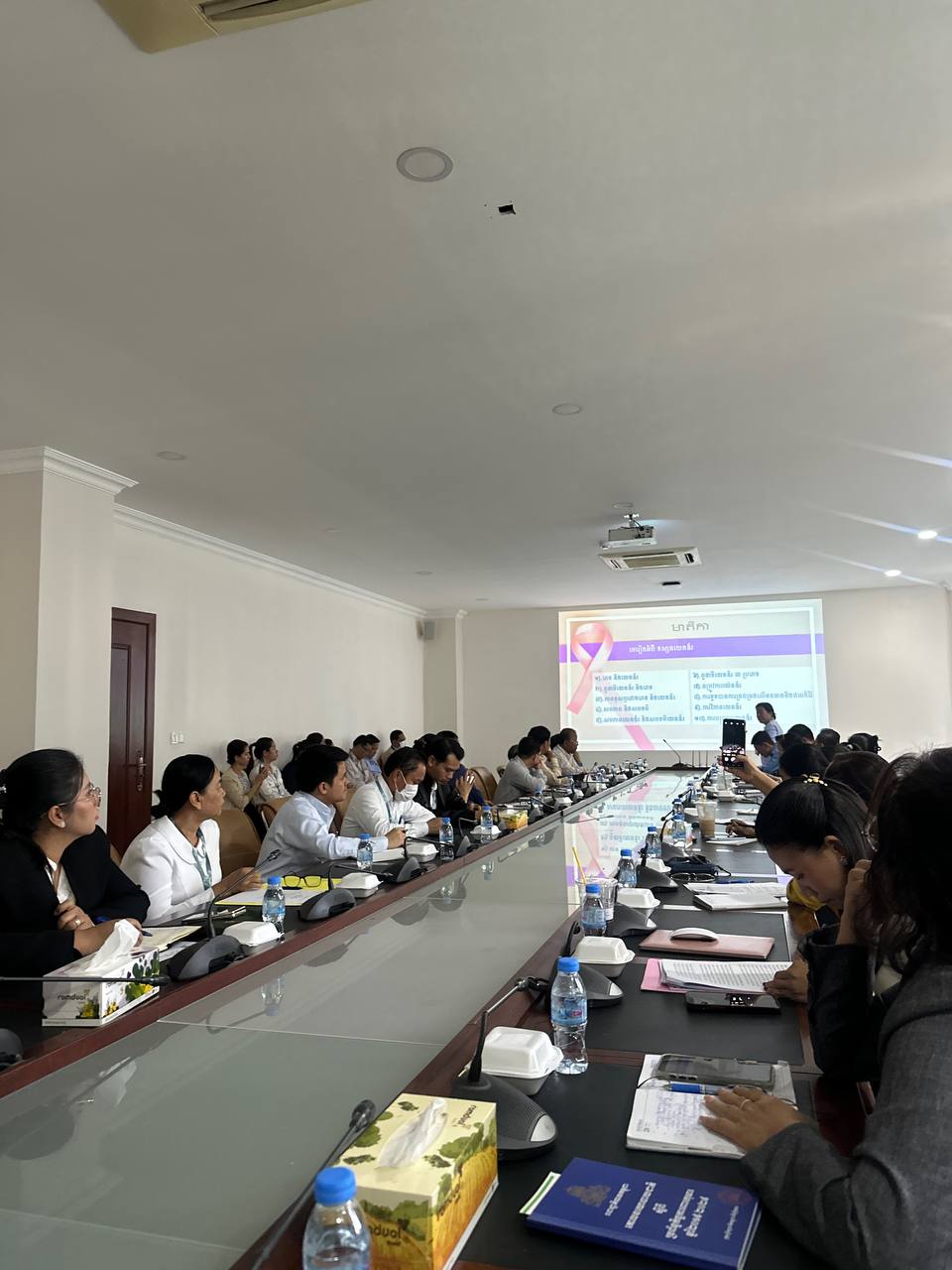 លោកជំទាវ ម៉ាត់ ម៉ារ៉ា អញ្ជើញដឹកនាំកិច្ចប្រជុំផ្សព្វផ្សាយអំពីទស្សនៈយេនឌ័រ អេដស៍ ទប់ស្កាត់អំពើជួញដូរមនុស្ស ជនមានពិការភាព និងកុមារ 15 photo 2025 01 20 18 01 54