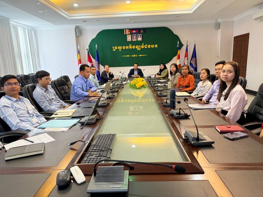 ឯកឧត្តម ផូ ផារិទ្ធ បានដឹកនាំកិច្ច ដេីម្បីពិនិត្យវឌ្ឍនភាពនៃការអនុវត្តគម្រោងជួសជុលឡេីងវិញបន្ទាន់ផ្លូវជនបទ(ERRRP) 2 photo 2025 01 30 11 58 12 2