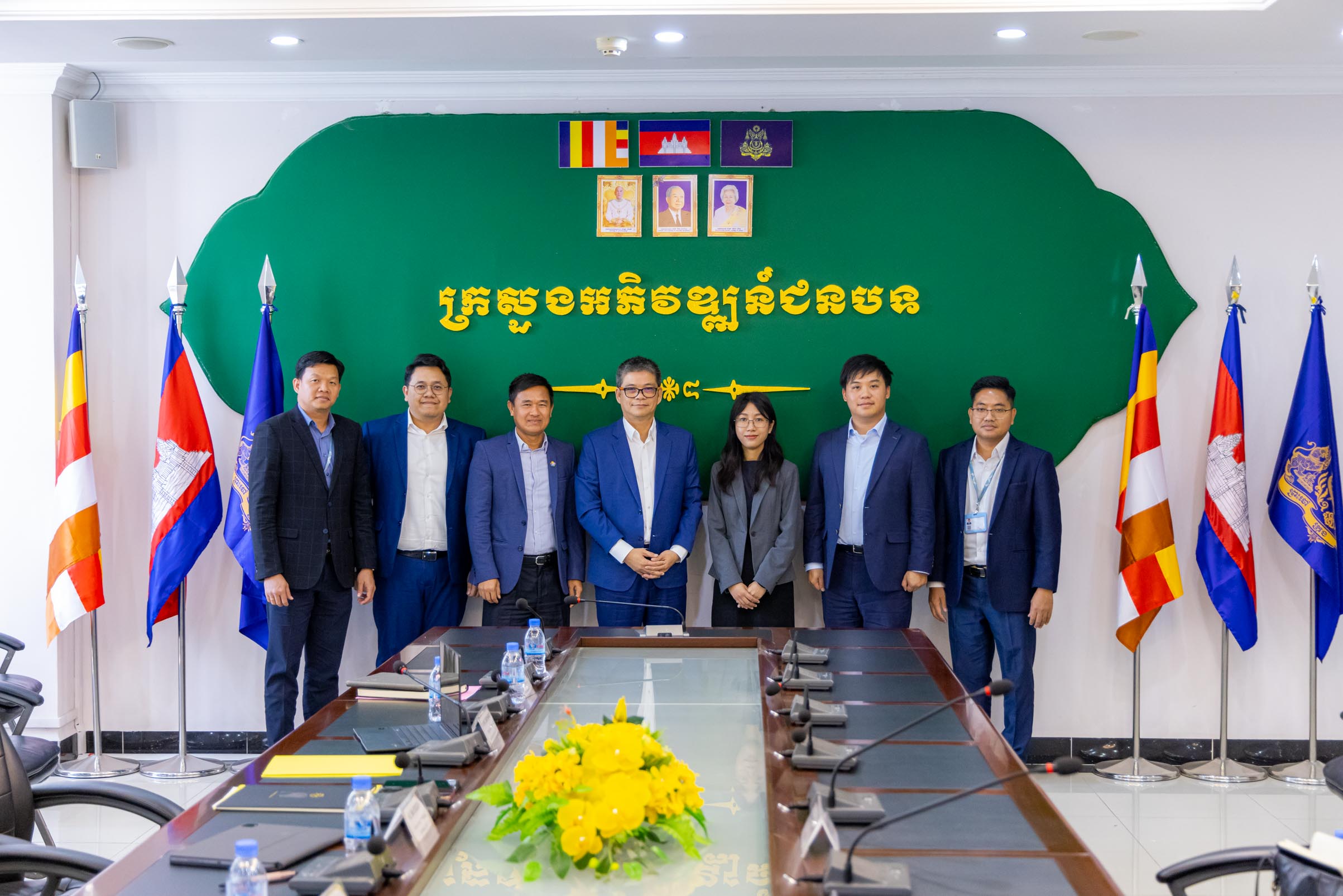 ឯកឧត្ដម បាន បូរ័ត្ន ទទួលជួបលោកស្រី Bemice Seow លេខាទី២ នៃស្ថានទូតសាធារណរដ្ឋសិង្ហបុរី ប្រចាំនៅព្រះរាជាណាចក្រកម្ពុជា សម្ដែងការគួរសម និងពិភាក្សាការងារ 16 14.1