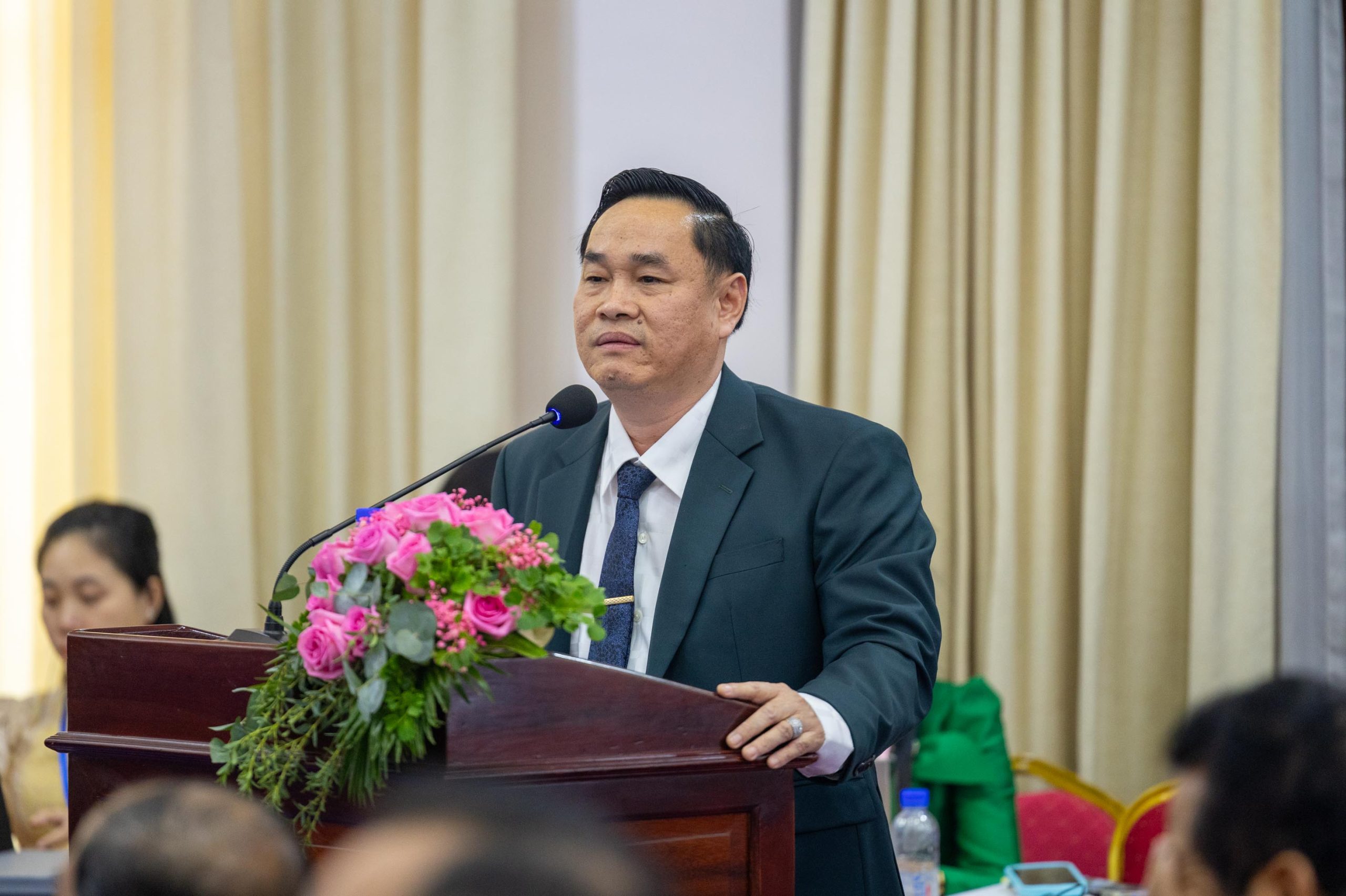 កឧត្ដម ឆាយ ឫទ្ធិសែន រដ្ឋមន្រ្ដីក្រសួងអភិវឌ្ឍន៍ជនបទ បានអញ្ជើញជាអធិបតីភាពដ៏ខ្ពង់ខ្ពស់ក្នុងពិធីបើកសន្និបាតបូកសរុបលទ្ធផលការងារឆ្នាំ២០២៤ និងលើកទិសដៅការងារឆ្នាំ ២០២៥ របស់ក្រសួងអភិវឌ្ឍន៍ជនបទ 47 DSC 6549 scaled