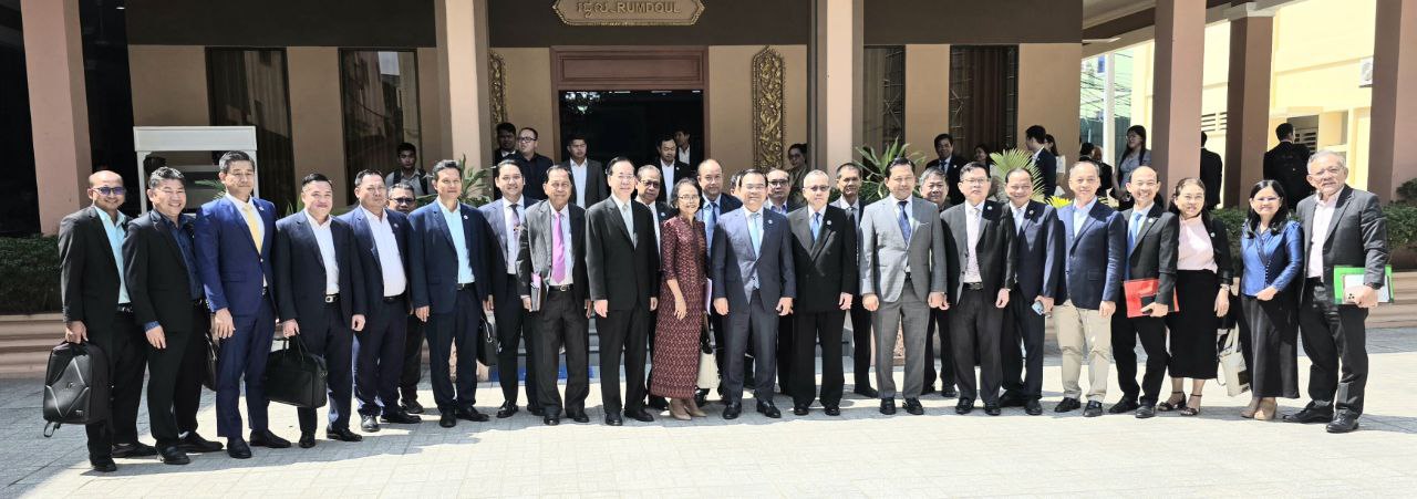 ឯកឧត្តមបណ្ឌិត សួស គង់ អញ្ជើញចូលរួម ក្នុងកិច្ចប្រជុំផ្សព្វផ្សាយពីលទ្ធផលការងារឆ្នាំ២០២៤ និងទិសដៅអនុវត្តបន្ត ឆ្នាំ២០២៥ របស់គណ:កម្មាធិការជាតិទន្លេមេគង្គកម្ពុជា 8 photo 2025 02 04 15 08 43