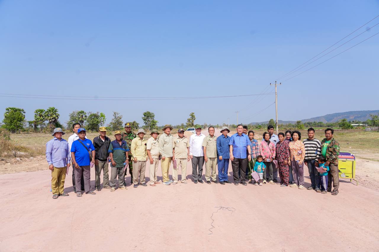 ឯកឧត្តម លី ណារុន អញ្ជើញដឹកនាំកិច្ចប្រជុំពិនិត្យវឌ្ឍនភាពការងារ និងសមិទ្ធផលនានា របស់អង្គការដៃគូអភិវឌ្ឍន៍ដែលបានអនុវត្តការងារក្នុងខេត្តពោធិ៍សាត់ 27 photo 2025 02 04 16 00 04