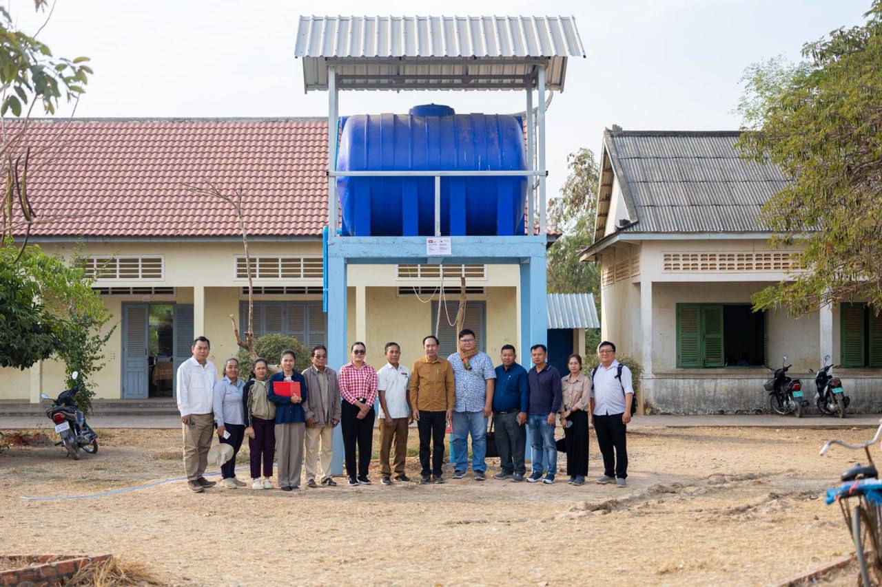 លោក អឿន ធារិទ្ធ ដឹកនាំក្រុមការងារចុះតាមដាន និងពិនិត្យវឌ្ឍនភាពគម្រោង នៅស្រុកស្វាយចេក និងស្រុកម៉ាឡៃ ខេត្តបន្ទាយមានជ័យ 16 photo 2025 02 11 20 15 45