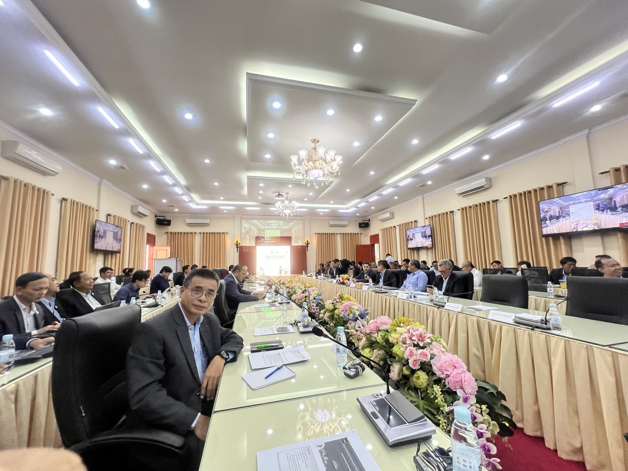 ឯកឧត្តម យឹម ជុង អញ្ជើញចូលរួមកិច្ចប្រជុំស្តីពី Review and Inception Mission Concurrence-IAIP-AF 5 photo 2025 02 24 15 00 31