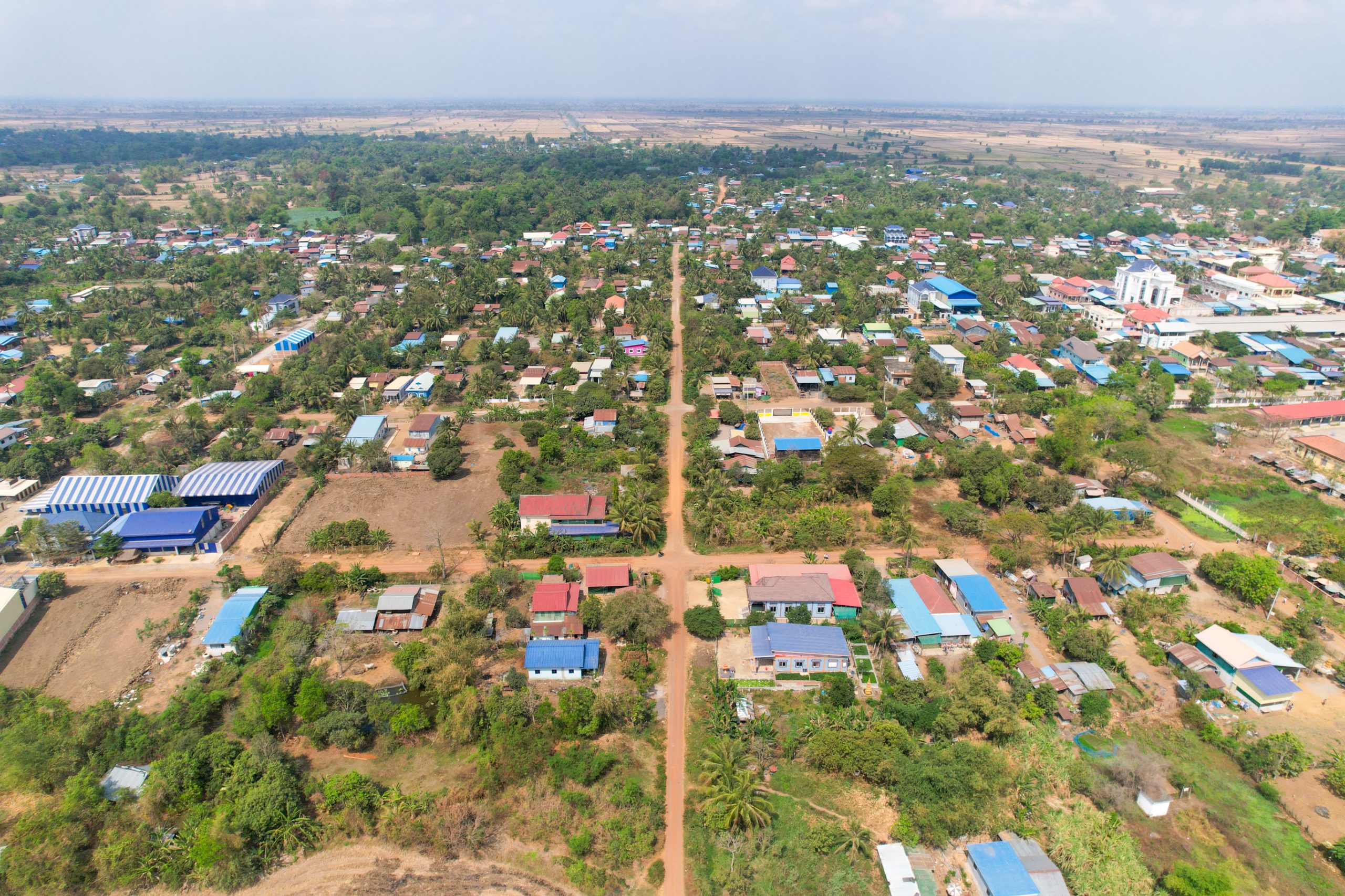 ឯកឧត្តម ឆាយ ឫទ្ធិសែន ដឹកនាំប្រតិភូក្រសួង អញ្ជើញចុះពិនិត្យស្ថានភាពភូមិ ដែលមន្ទីរអភិវឌ្ឍន៍ជនបទខេត្តបាត់ដំបងស្នើសុំអភិវឌ្ឍជាភូមិគំរូគន្លឹះ 14 DJI 0238 scaled