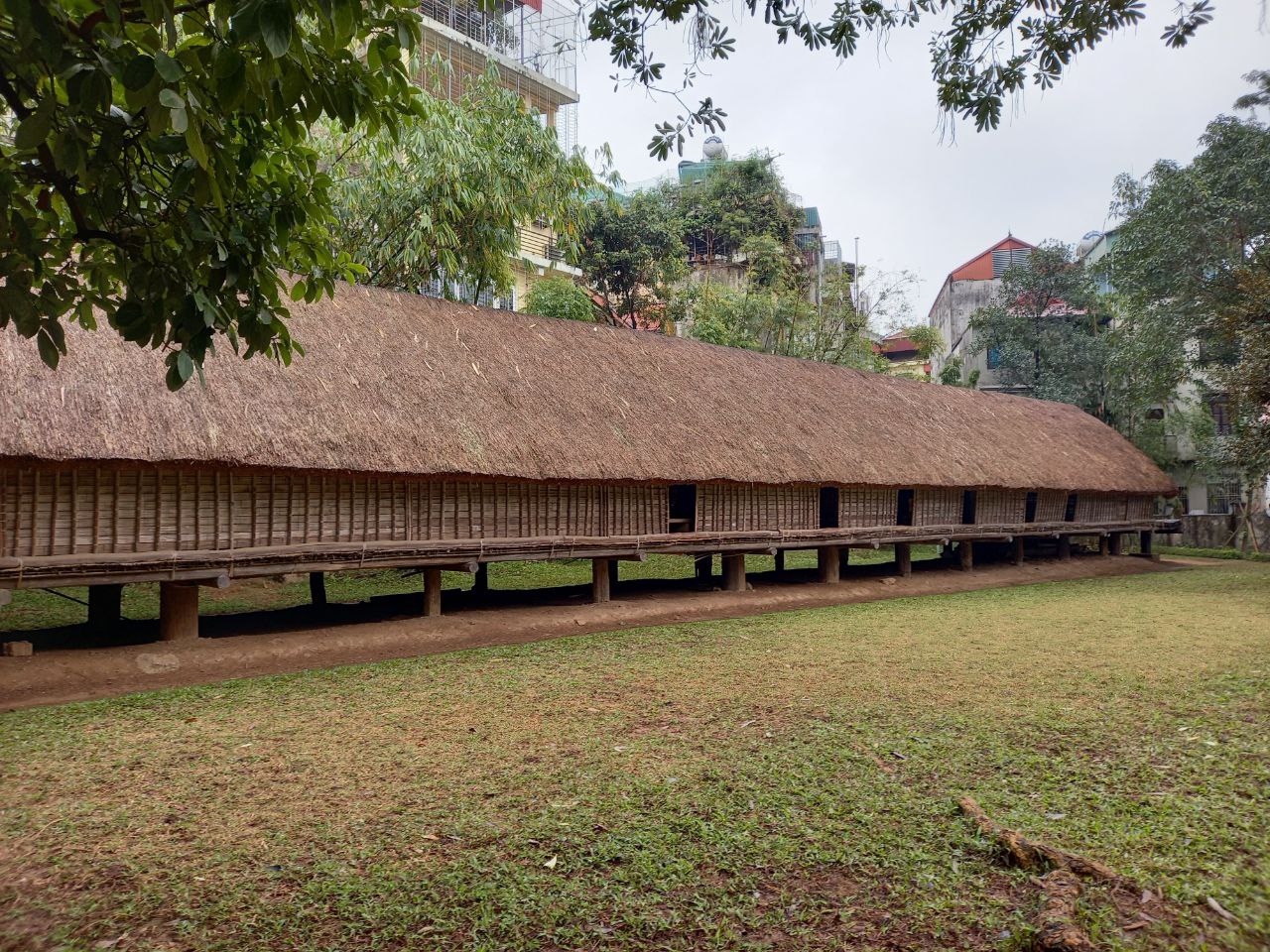 លោកស្រី នួន មុនីចិន្តា ប្រធាននាយកដ្ឋានអភិវឌ្ឍន៍ជនជាតិភាគតិច បានអញ្ជើញចូលរួមទស្សនកិច្ចសិក្សា នៅសារៈមន្ទីរនរៈវិទ្យា នៅទីក្រុងហាណូយ និងសារៈមន្ទីរវប្បធម៌ជនជាតិភាគតិច នៅខេត្តថាំងវៀត នៃសាធារណរដ្ឋសង្គមនិយមវៀតណាម 12 photo 2025 03 01 07 12 47