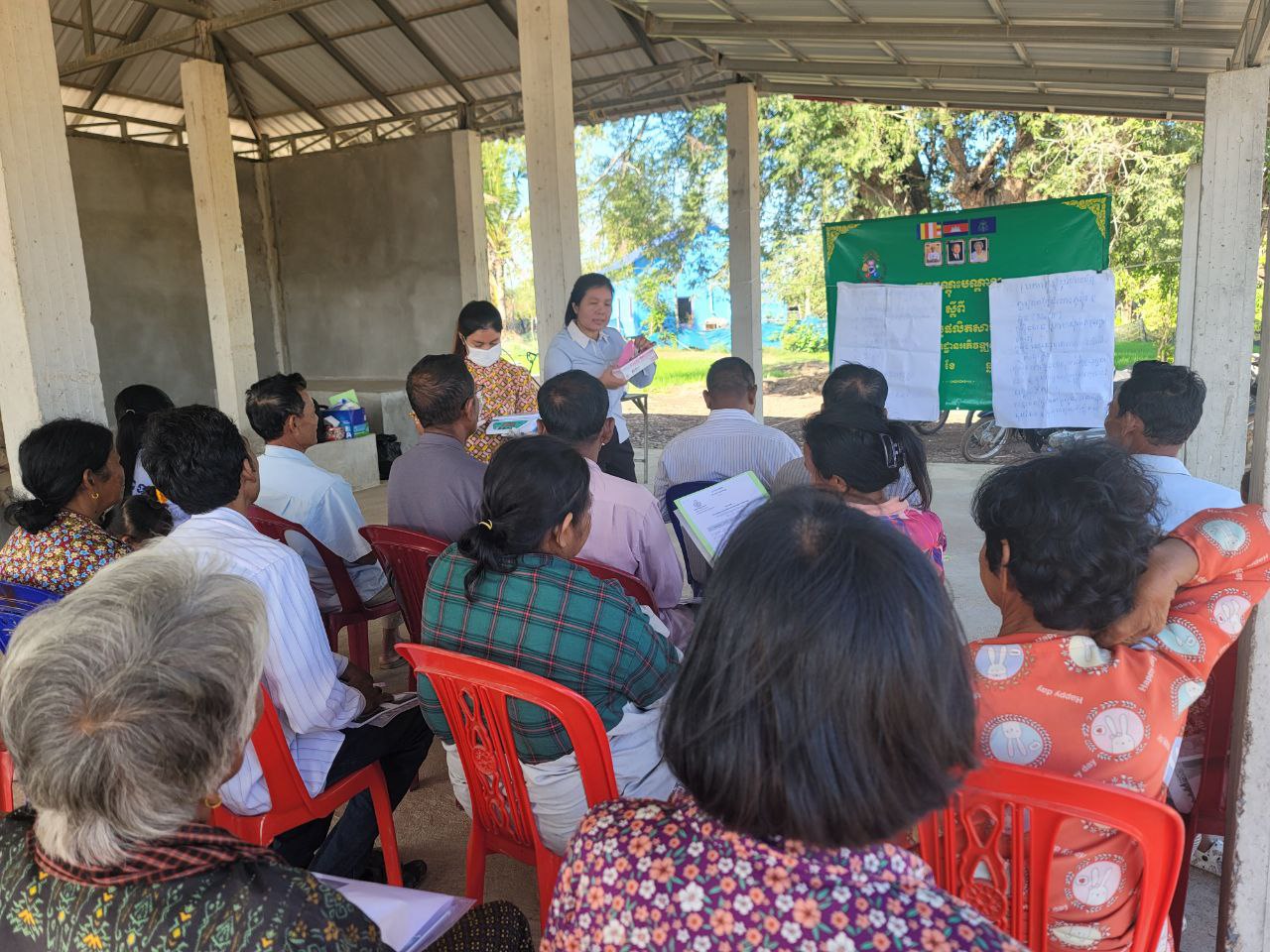 លោក អ៊ុក ចាន់ដារ៉ា ដឹកនាំក្រុមការងារជំនាញរៀបចំការបណ្ដុះបណ្ដាលបច្ចេកទេសផលិតសាប៊ូលាងចានចំនួន ០៣វគ្គ នៅខេត្តកំពង់ស្ពឺ 16 photo 2025 03 03 16 32 41