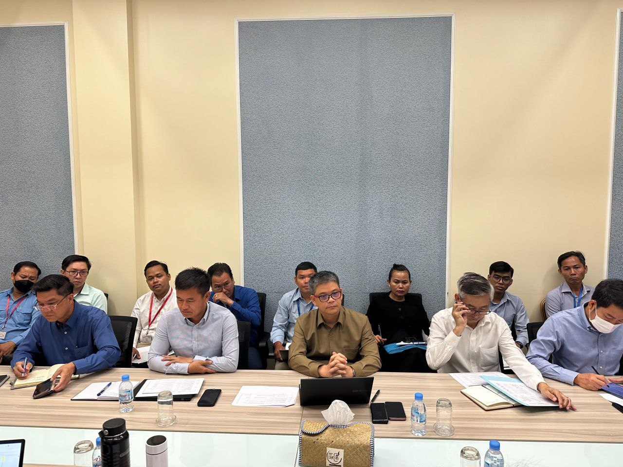 ថ្នាក់ដឹកនាំអគ្គនាយកដ្ឋាន នៃក្រសួងអភិវឌ្ឍន៍ជនបទ ដឹកនាំនាយកដ្ឋានជំនាញ ចូលរួមកិច្ចប្រជុំពិភាក្សាលើរចនាសម្ព័ន្ធថវិកាកម្មវិធី និងសូចនាករកម្រិតកម្មវិធី 7 photo 2025 03 19 17 05 22