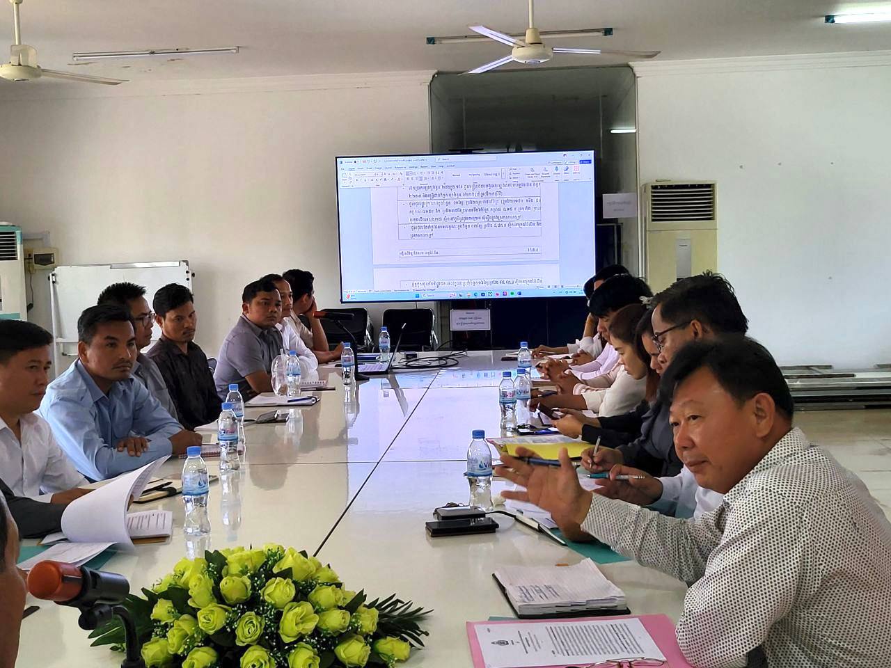 ឯកឧត្ដម ហាប់ អូរម៉ាលី អញ្ជើញជាអធិបតីក្នុងកិច្ចប្រជុំបូកសរុបលទ្ធផលការងារប្រចាំត្រីមាសទី១ និងលើកទិសដៅការងារប្រចាំត្រីមាសទី២ ឆ្នាំ២០២៥ ខេត្តប៉ៃលិន 6 photo 2025 03 28 13 02 55
