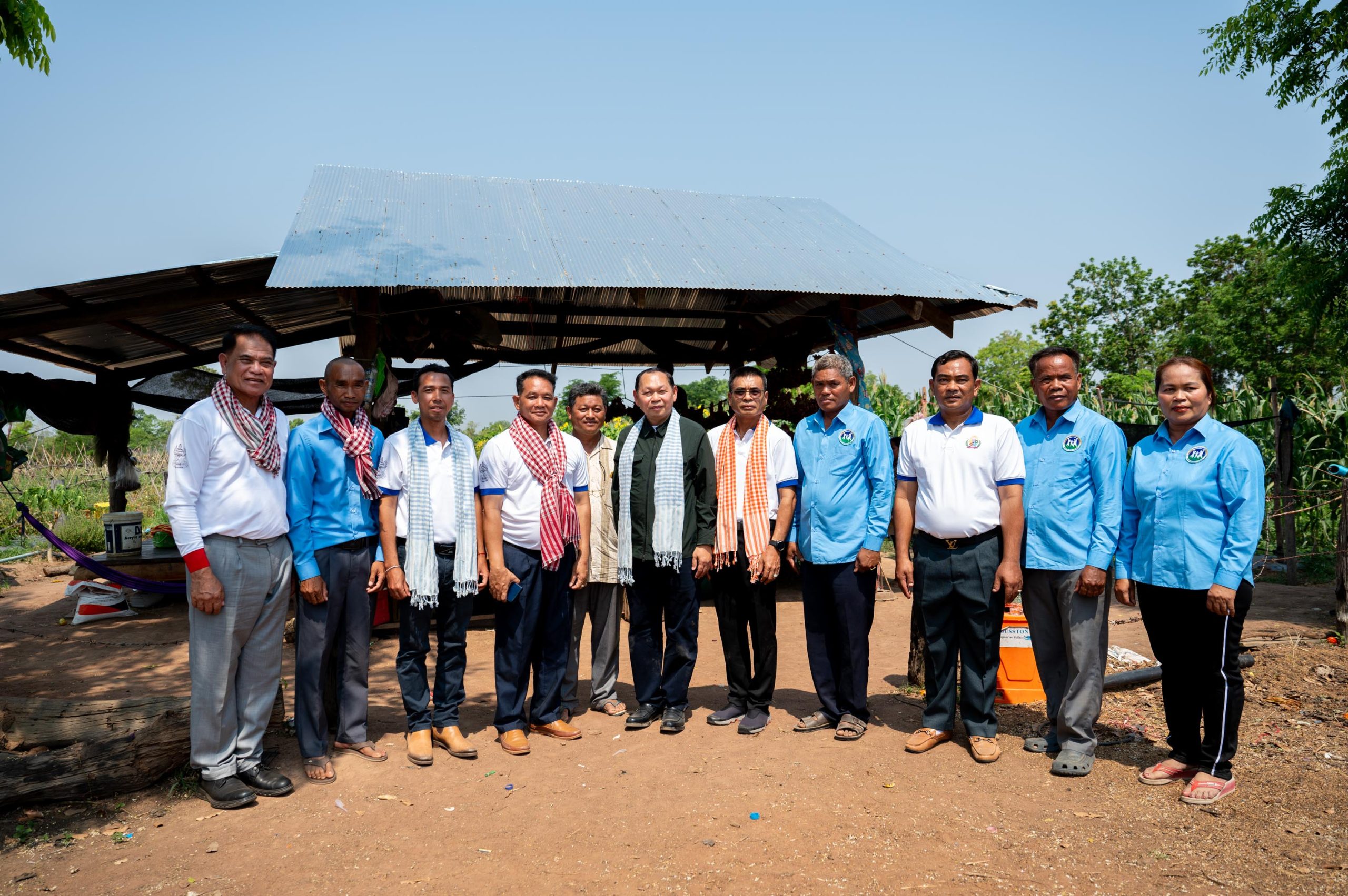 ឯកឧត្តម ឆាយ ឫទ្ធិសែន ដឹកនាំប្រតិភូក្រសួងពិនិត្យស្ថានភាពភូមិកញ្ជ្រៀប ឃុំគោកមន ស្រុកបន្ទាយអំពិល 26 DSC 4702 scaled