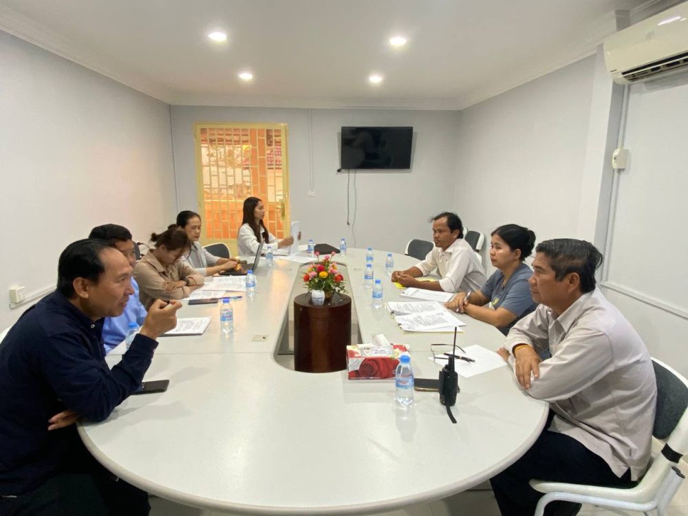 លោក អឿន ធារិទ្ធ បានដឹកនាំក្រុមការងារបច្ចេកទេសចុះផ្ទៀងផ្ទាត់លទ្ធផលវាយតម្លៃលក្ខណៈសម្បត្តិ “ភូមិគំរូ” ចំនួន ៣ភូមិ 2 photo 2025 04 03 18 15 03