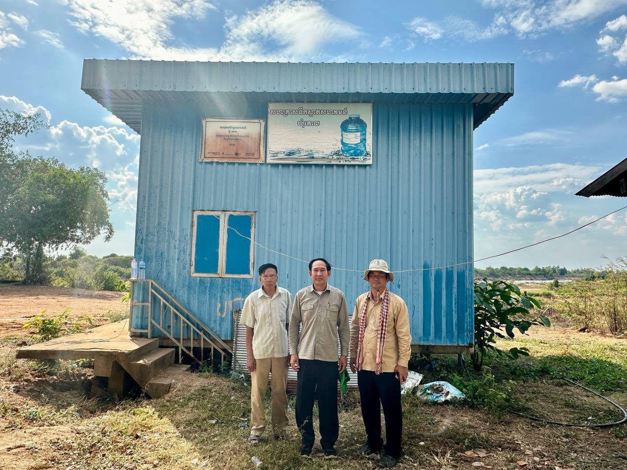 លោក អឿន ធារិទ្ធ បានដឹកនាំក្រុមការងារបច្ចេកទេសចុះផ្ទៀងផ្ទាត់លទ្ធផលវាយតម្លៃលក្ខណៈសម្បត្តិ “ភូមិគំរូ” ចំនួន ៣ភូមិ 14 photo 2025 04 03 18 15 17