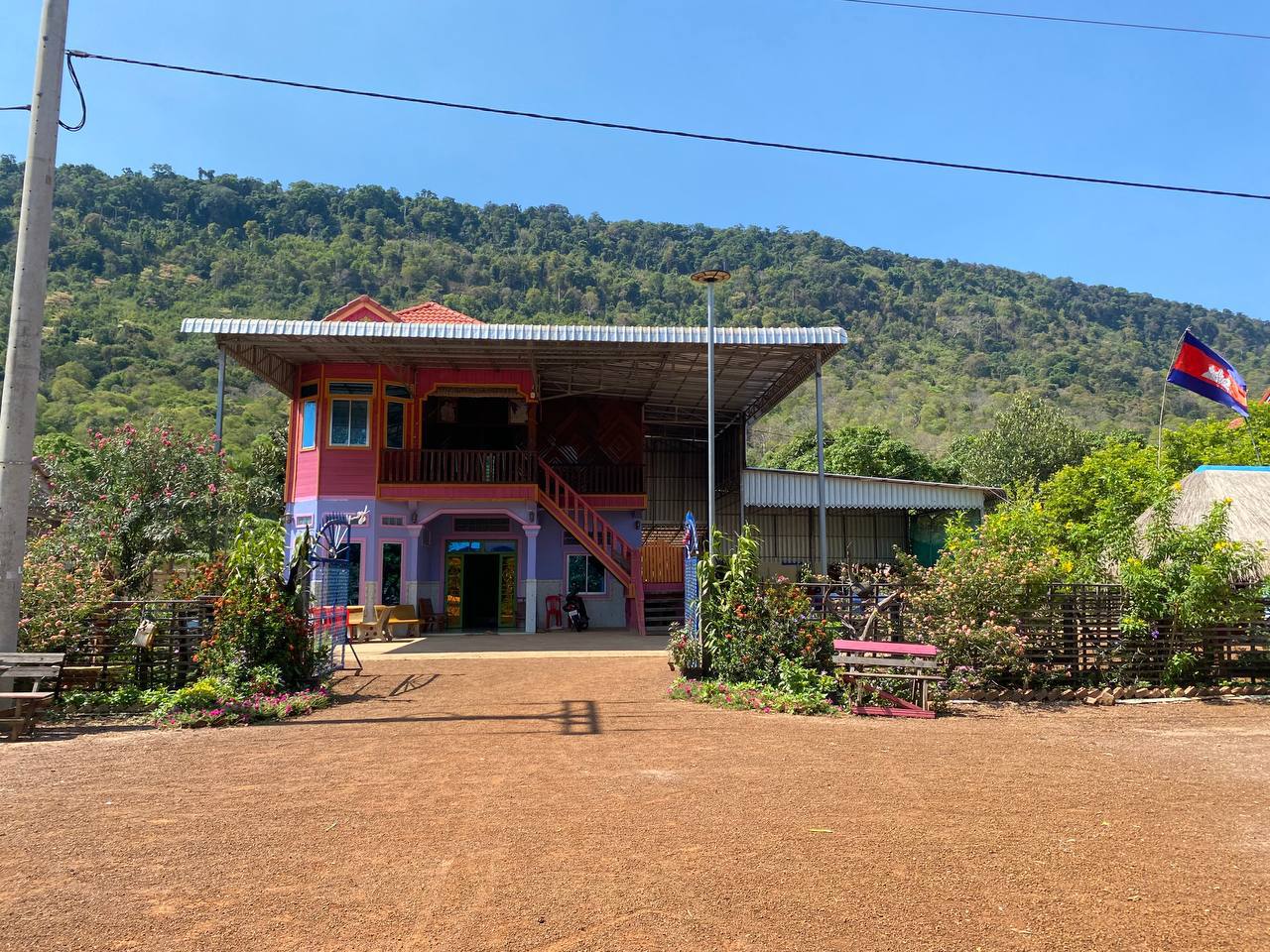 លោក អឿន ធារិទ្ធ ដឹកនាំមន្ដ្រីជំនាញ ចុះផ្ទៀងផ្ទាត់លទ្ធផលវាយតម្លៃលក្ខណៈសម្បត្តិ “ភូមិគំរូ” ចំនួន ០២ភូមិ ក្នុងខេត្តព្រះវិហារ 16 photo 2025 04 04 06 47 13