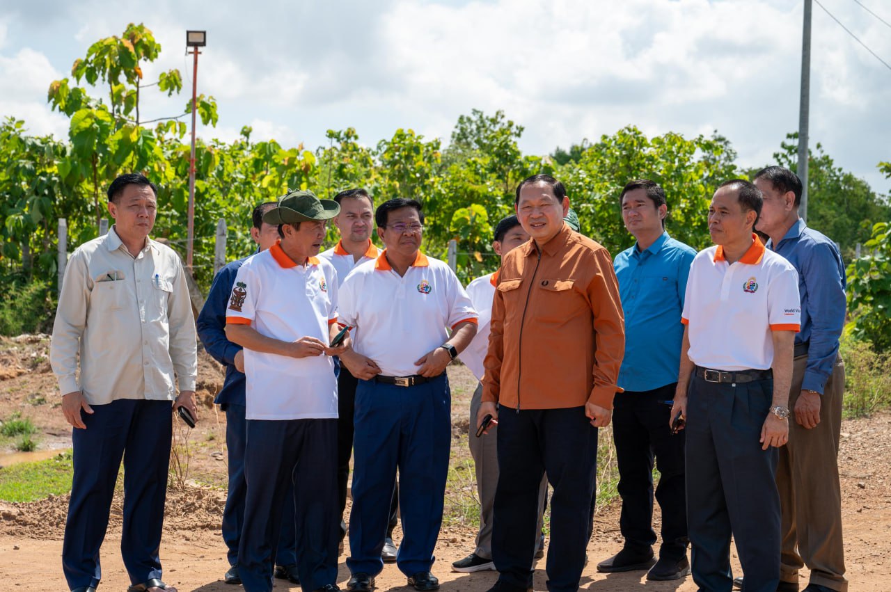 ឯកឧត្តម ឆាយ ឫទ្ធិសែន អញើញពិនិត្យស្ថានភាពផ្លូវចំនួន ២ខ្សែ នៅក្នុងខេត្តក្រចេះ
