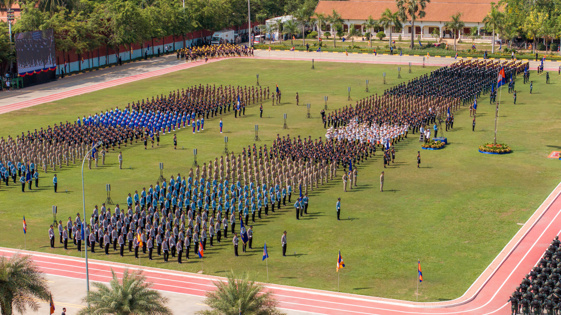 ឯកឧត្តម ឆាយ ឫទ្ធិសែន អញ្ជើញជាកិត្តិយសក្នុងពិធីអបអរសាទរខួបលើកទី៨០ ថ្ងៃកំណើតនគរបាលជាតិកម្ពុជា 18 DJI 20250516090941 0149 D