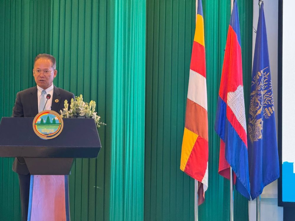 ឯកឧត្តម អ៉ិន ចន្ថា អញ្ជើញចូលរួមកម្មវិធីប្រកាសដាក់ឱ្យប្រើប្រាស់ជាផ្លូវការនូវ “ផែនការយុទ្ធសាស្រ្តឆ្លើយតបនឹងការប្រែប្រួលអាកាសធាតុកម្ពុជា ឆ្នាំ២០២៤-២០៣៣ 2 photo 2025 05 22 17 13 36