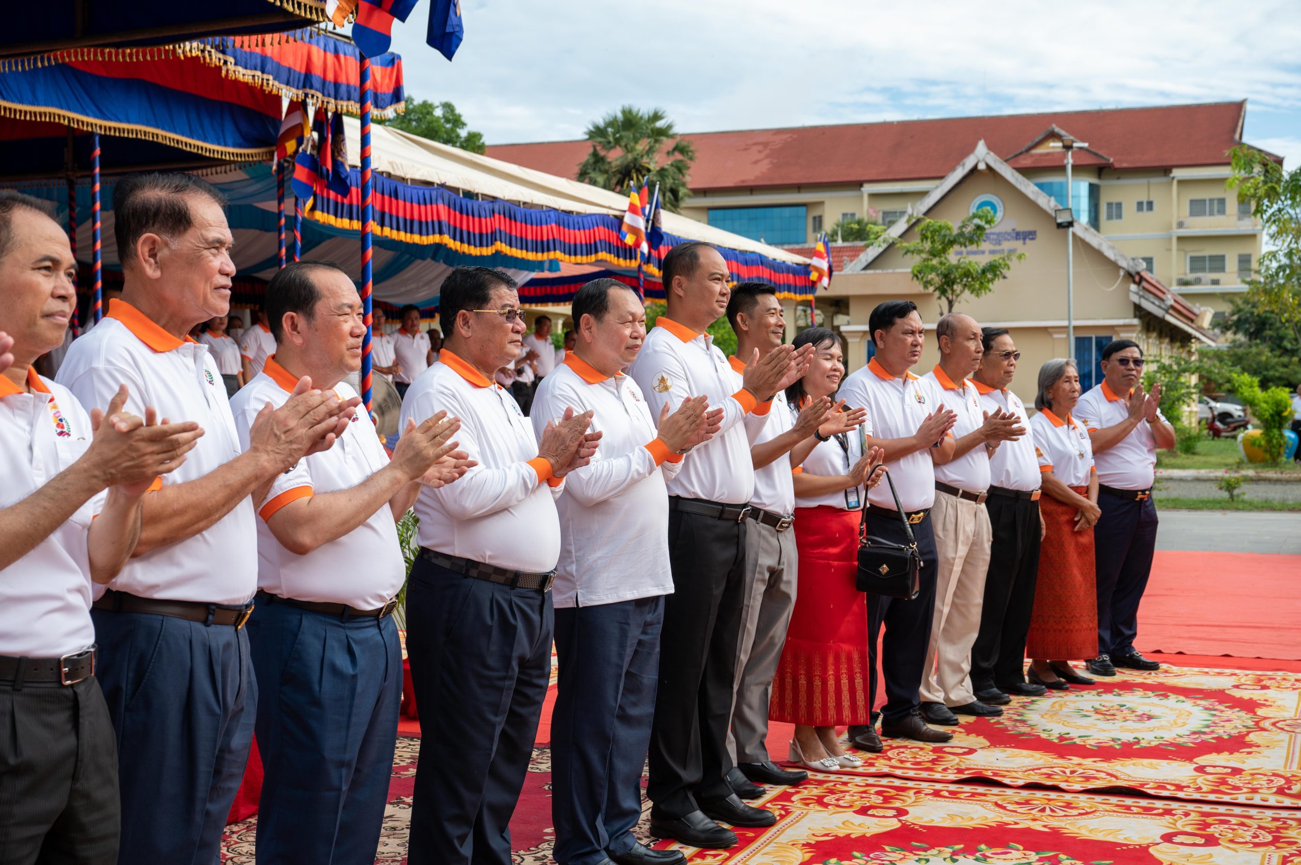 កឧត្តម ឆាយ ឫទ្ធិសែន រដ្ឋមន្ត្រីក្រសួងអភិវឌ្ឍន៍ជនបទ បានអអញ្ជើញជាអធិបតីក្នុងពីធីប្រកាសទទួលស្គាល់ជាផ្លូវការ ខេត្តព្រះវិហារជាខេត្តទី២២ ទទួលបានជ័យលាភីបញ្ចប់ការបន្ទោបង់ពាសវាលពាសកាល (ODF) 13 2 2 2 scaled