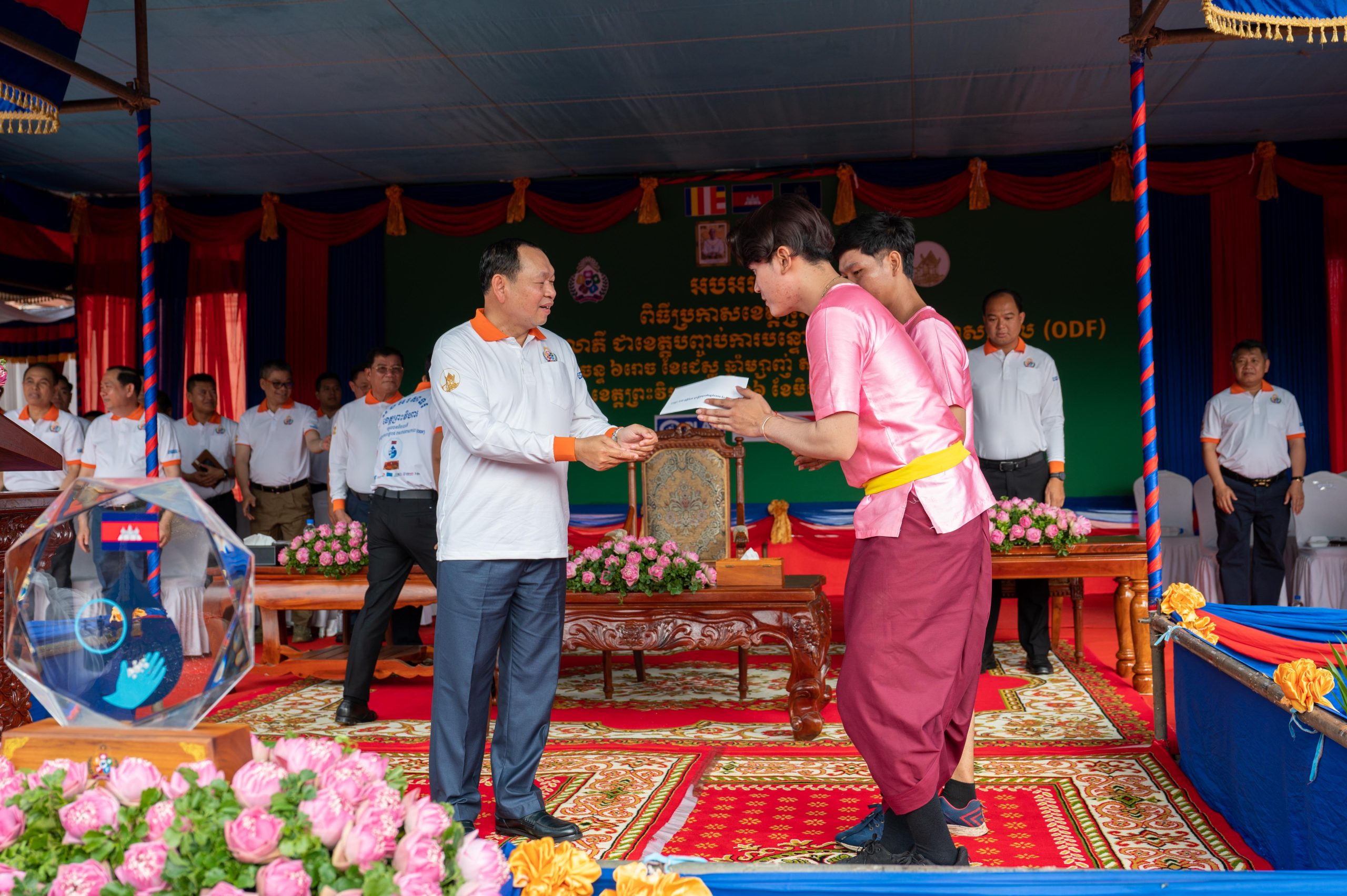 កឧត្តម ឆាយ ឫទ្ធិសែន រដ្ឋមន្ត្រីក្រសួងអភិវឌ្ឍន៍ជនបទ បានអអញ្ជើញជាអធិបតីក្នុងពីធីប្រកាសទទួលស្គាល់ជាផ្លូវការ ខេត្តព្រះវិហារជាខេត្តទី២២ ទទួលបានជ័យលាភីបញ្ចប់ការបន្ទោបង់ពាសវាលពាសកាល (ODF) 42 DSC 3676 scaled