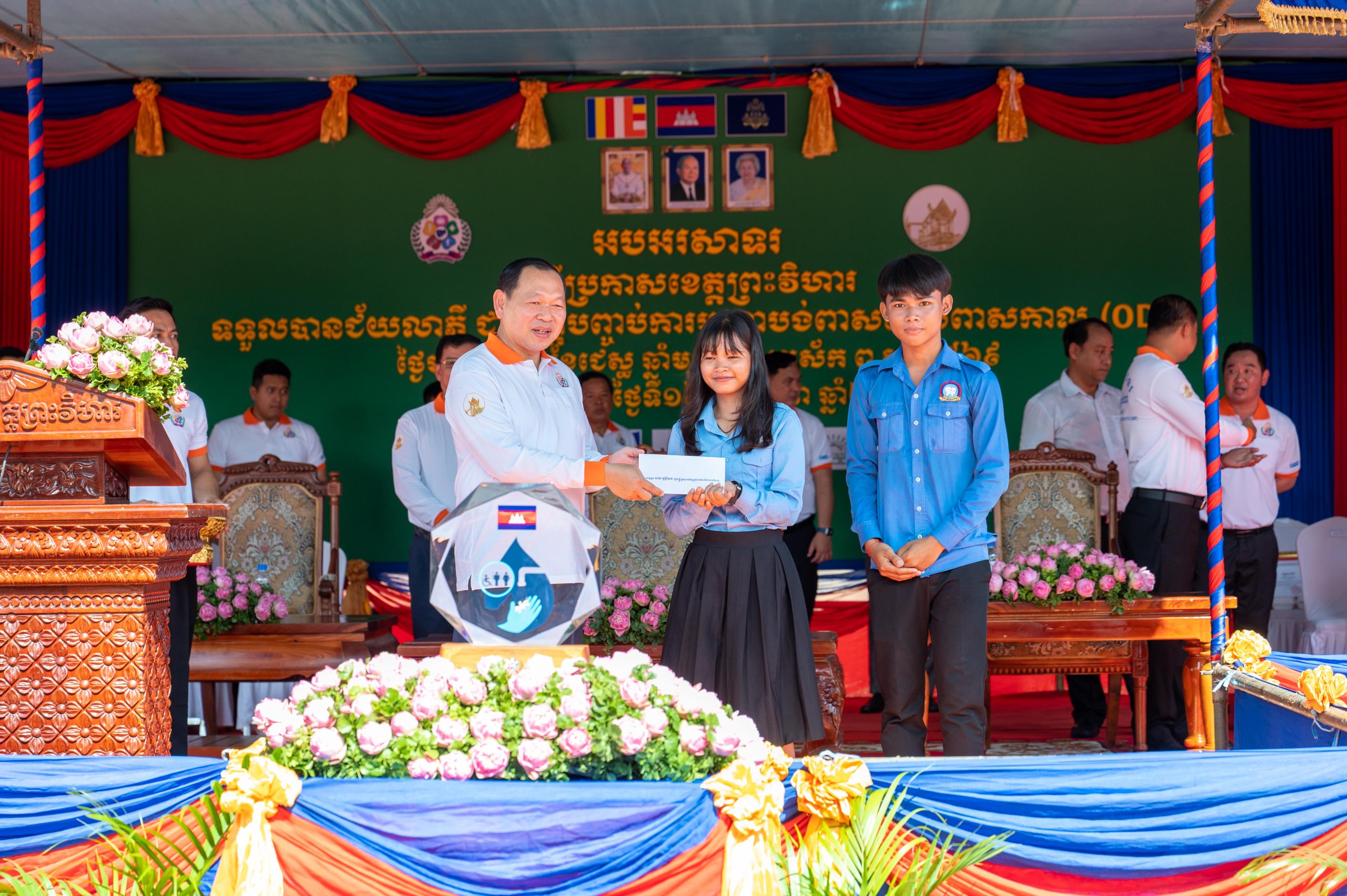 កឧត្តម ឆាយ ឫទ្ធិសែន រដ្ឋមន្ត្រីក្រសួងអភិវឌ្ឍន៍ជនបទ បានអអញ្ជើញជាអធិបតីក្នុងពីធីប្រកាសទទួលស្គាល់ជាផ្លូវការ ខេត្តព្រះវិហារជាខេត្តទី២២ ទទួលបានជ័យលាភីបញ្ចប់ការបន្ទោបង់ពាសវាលពាសកាល (ODF) 69 DSC 3898 scaled