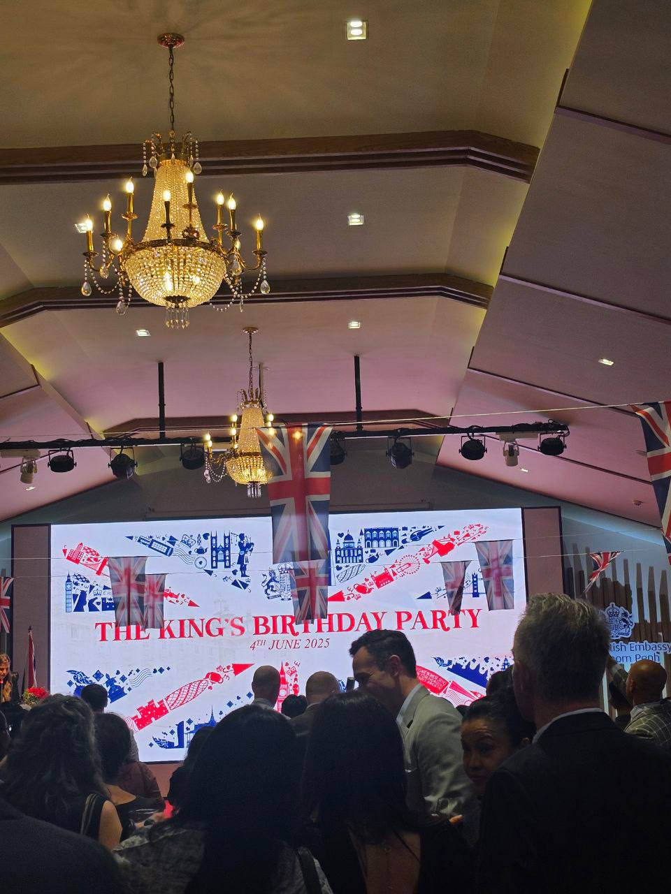 ឯកឧត្តម ប៉ែន ពេជ្រសាលី បានអញ្ជេីញចូលរួមពិធីអបអរសាទរ ថ្ងៃចម្រេីនព្រះជន្មរបស់ព្រះមហាក្សត្រ ឆាលទី៣ នៃចក្រភពអង់គ្លេស 2 photo 2025 06 04 21 47 51 2