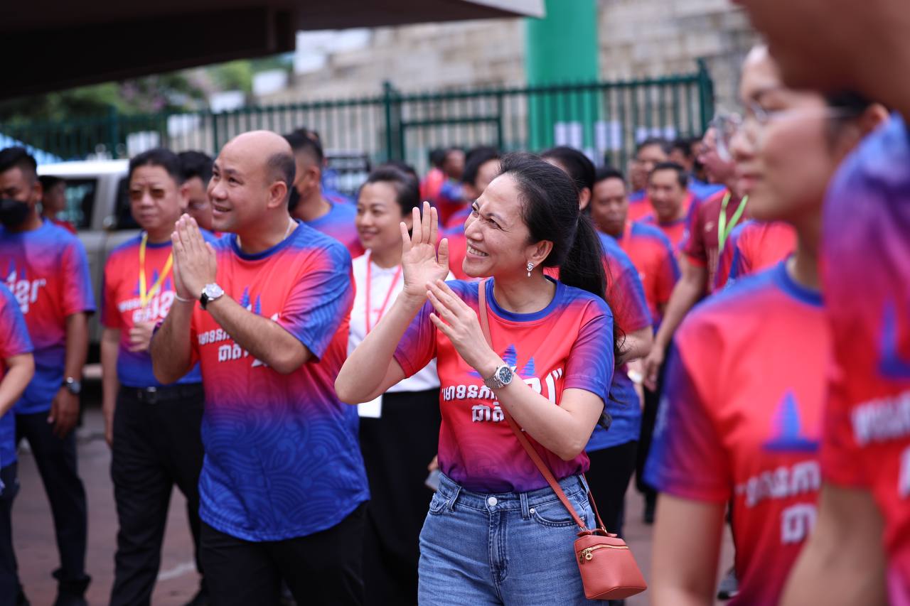 កម្មវិធី “បាល់ទាត់មិត្តភាព ដើម្បីកៀរគរមូលនិធិគាំទ្រវីរកងទ័ពឈរជើងនៅតំបន់ជួរមុខ”