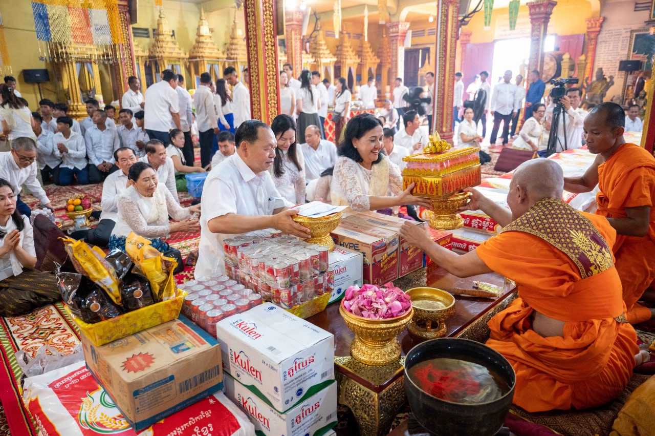 កាន់បិណ្ឌ វេនទី១០ នៅវត្តក្បាលកោះ ហៅវត្តបឹង ស្ថិតនៅក្នុងឃុំសេដ្ឋី ស្រុកសាមគ្គីមានជ័យ ខេត្តកំពង់ឆ្នាំង