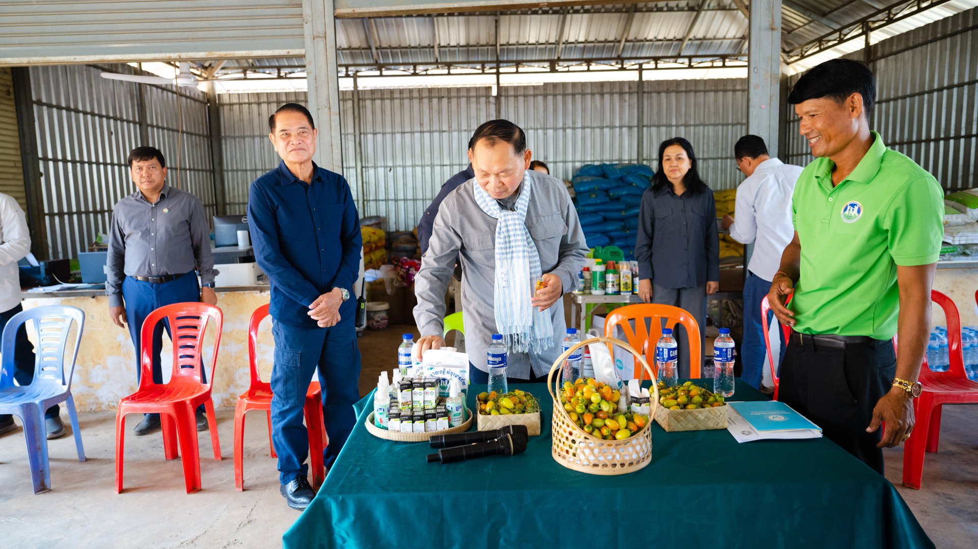 ឯកឧត្តម ឆាយ ឫទ្ធិសែន និងគណៈប្រតិភូក្រសួងអភិវឌ្ឍន៍ជនបទ អញ្ជើញទៅពិនិត្យវឌ្ឍនភាព នៃការអភិវឌ្ឍនានានៅសហគមន៍សំបូរមានជ័យ ក្នុងខេត្តកំពង់ចាម 57 2