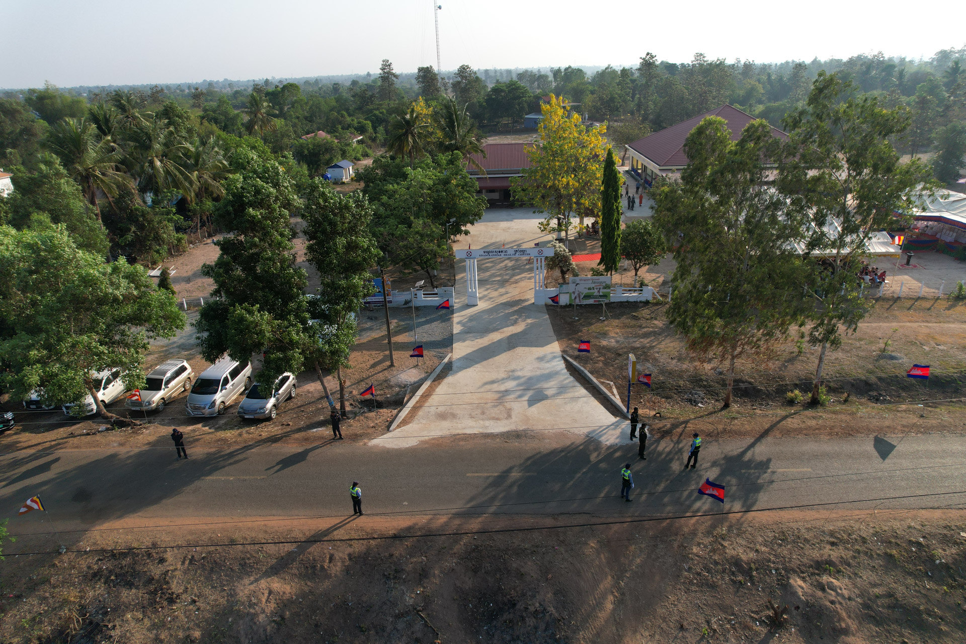 អបអរសាទរពិធីសម្ពោធដាក់ឱ្យប្រើប្រាស់ជាផ្លូវអគារមណ្ឌលសុខភាពក្រាំងល្វា ស្ថិតនៅឃុំក្រាំងល្វា ស្រុកសាមគ្គីមានជ័យ ខេត្តកំពង់ឆ្នាំង 119 DSC 7276DJI 0697