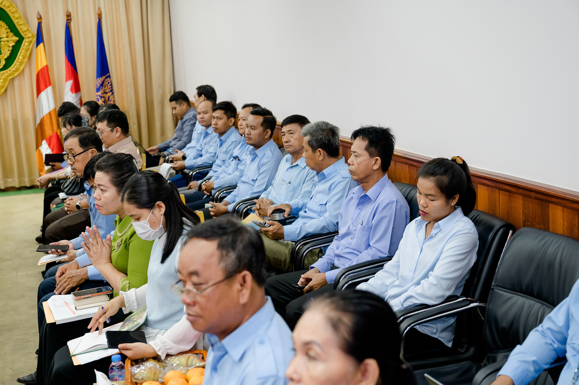 ឯកឧត្ដម ឆាយ ឫទ្ធិសែន អញ្ជើញដឹកនាំកិច្ចប្រជុំពិនិត្យវឌ្ឍនភាពស្ដីពីការជ្រើសរើស និងផែនការអភិវឌ្ឍភូមិគំរូ ឆ្នាំ២០២៦ 36 DSC 1729