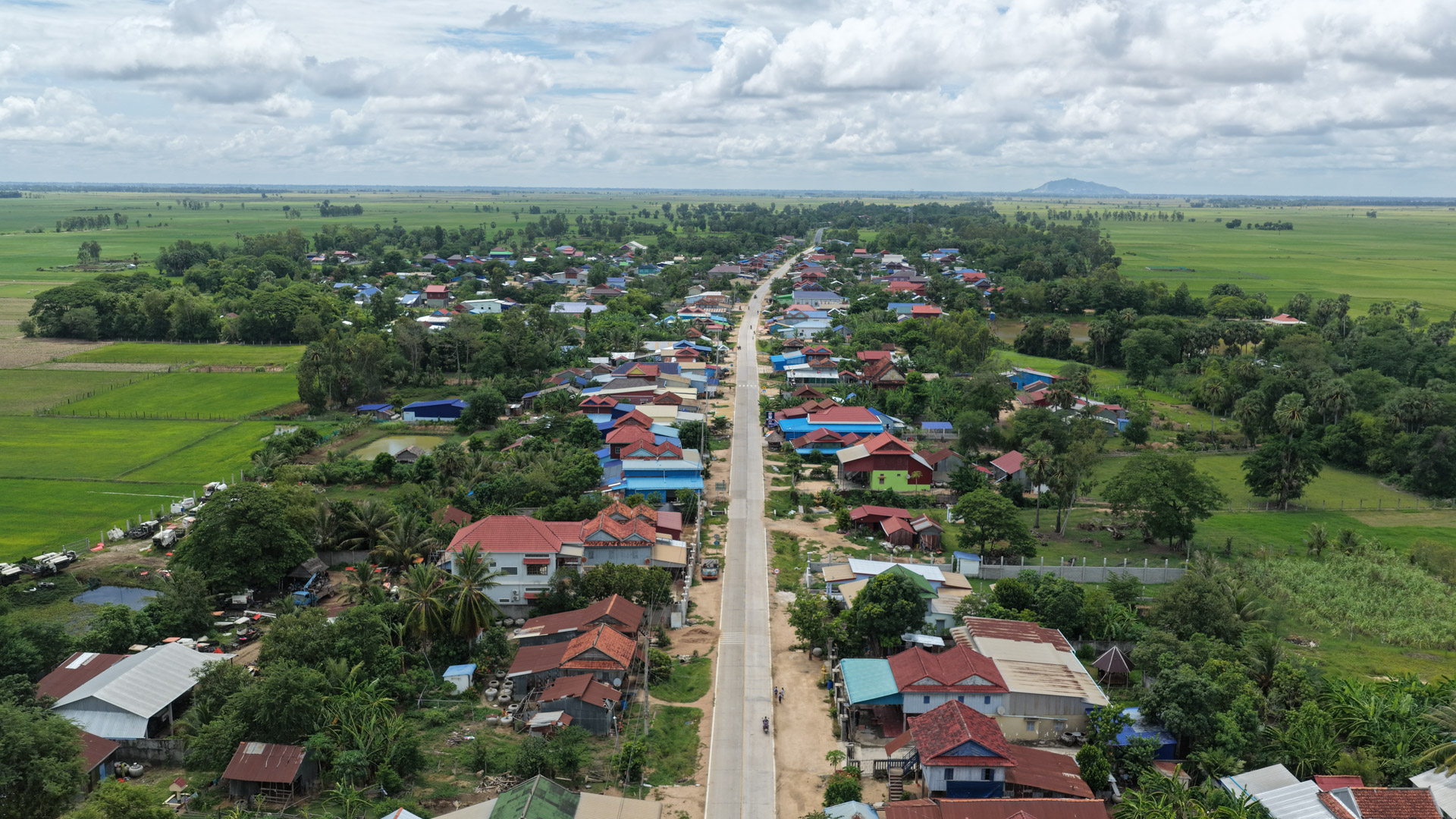 ឯកឧត្ដម ឆាយ ឫទ្ធិសែន អញ្ជើញចុះពិនិត្យគុណភាព និងស្ថានភាពផ្លូវចំនួន ៣ខ្សែ និងស្រះទឹក ១កន្លែង នៅក្នុងខេត្តតាកែវ 5 10 17